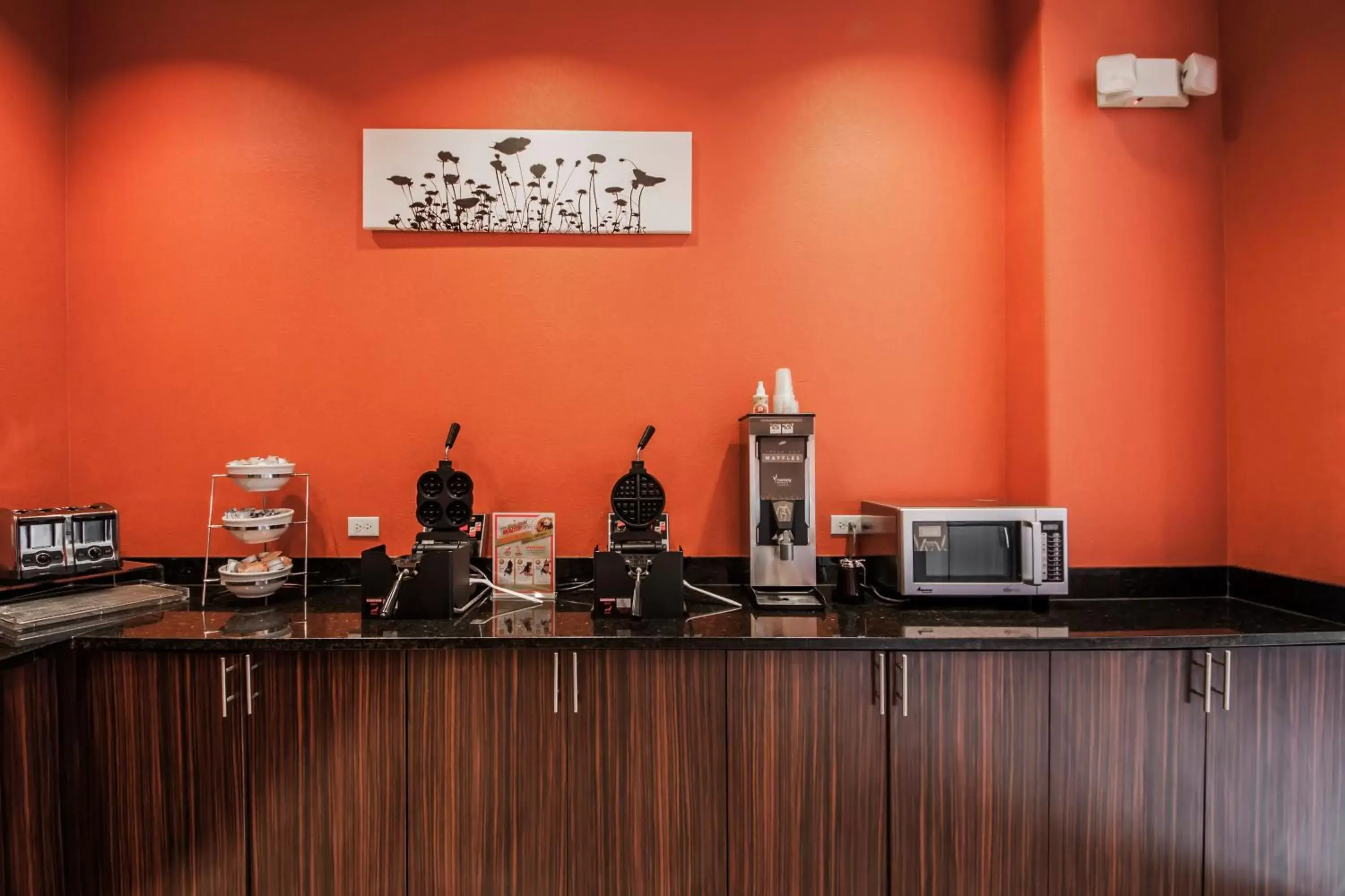 Continental breakfast, Restaurant/Places to Eat in Sleep Inn & Suites Hennessey North