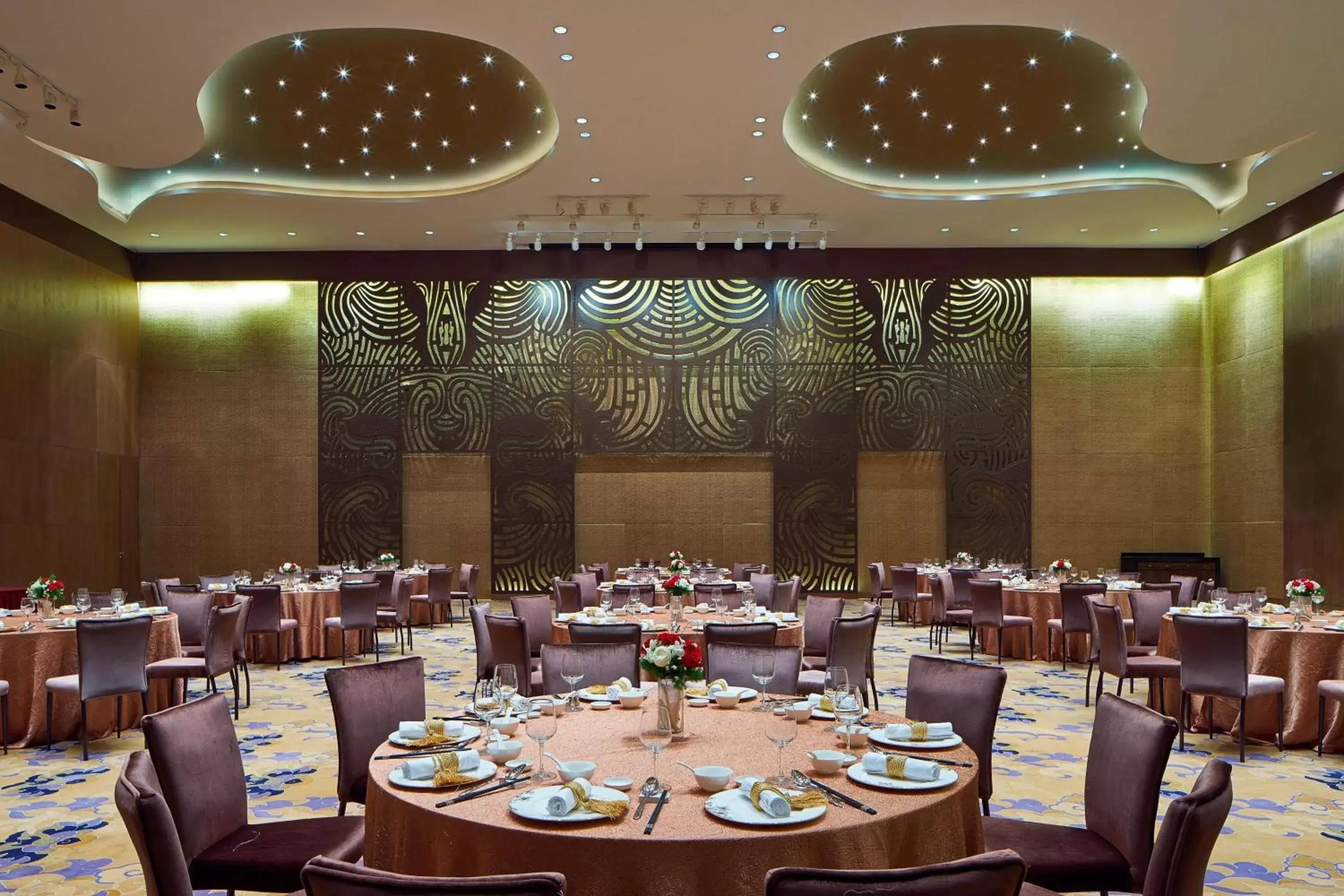 Meeting/conference room, Restaurant/Places to Eat in Four Points By Sheraton Guilin Lingui