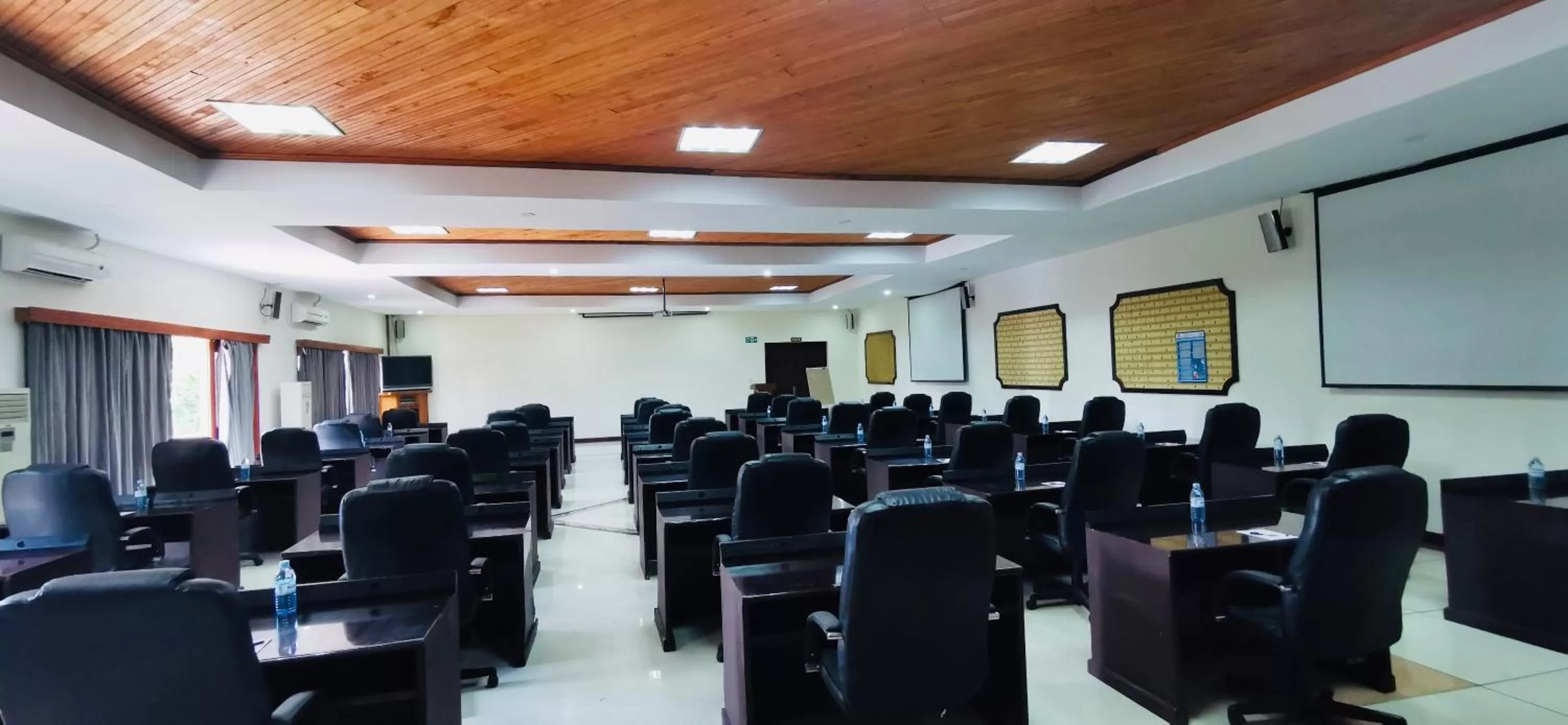 Meeting/conference room in Jinja Nile Resort