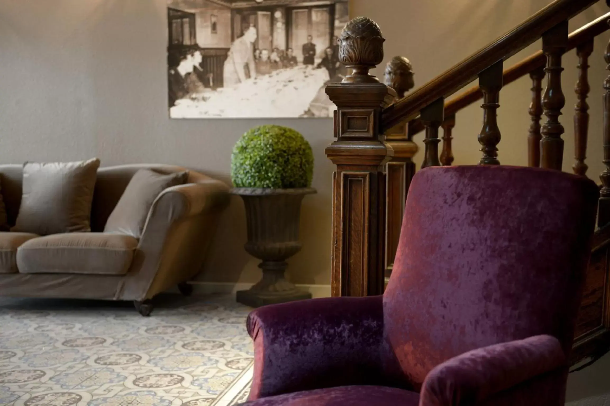 Lobby or reception, Seating Area in The Originals City, Hôtel de la Balance, Montbéliard