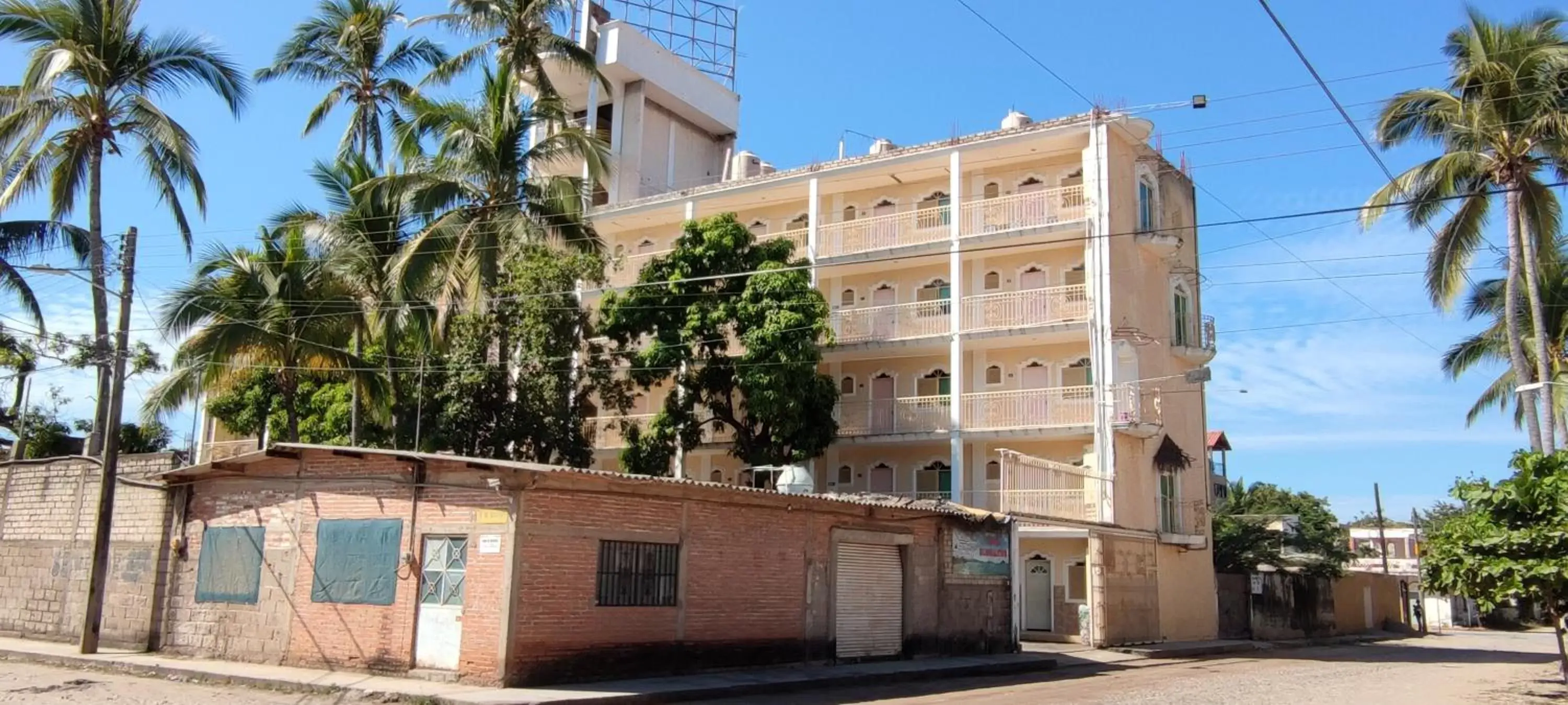 Property Building in Hotel las cúpulas