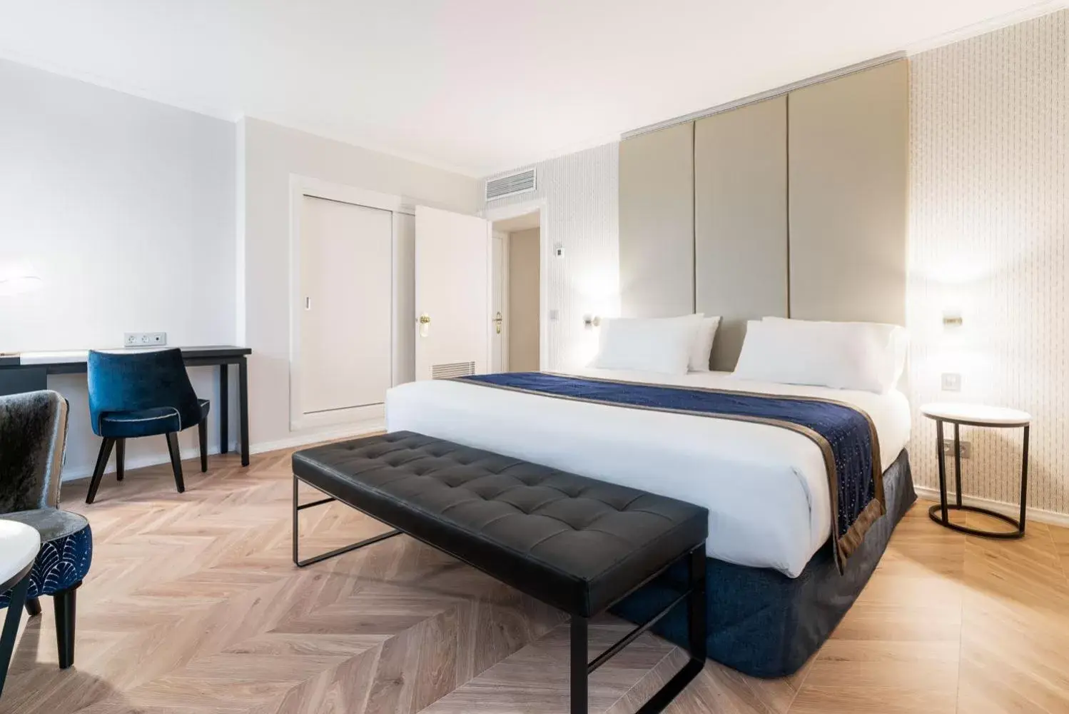 Bedroom, Bed in Eurostars Gran Hotel Lugo
