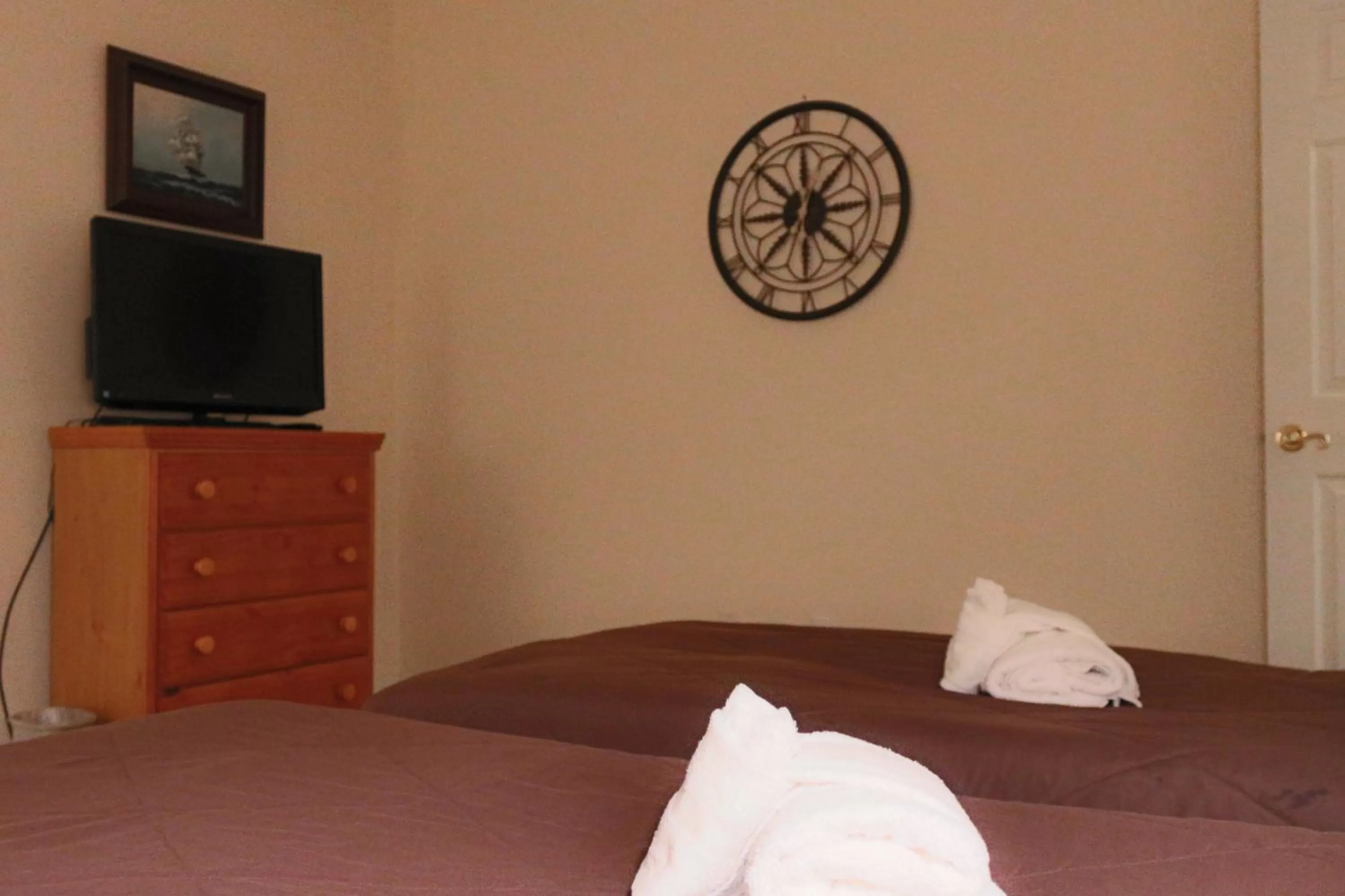 Bedroom in Myrtlewood Condos