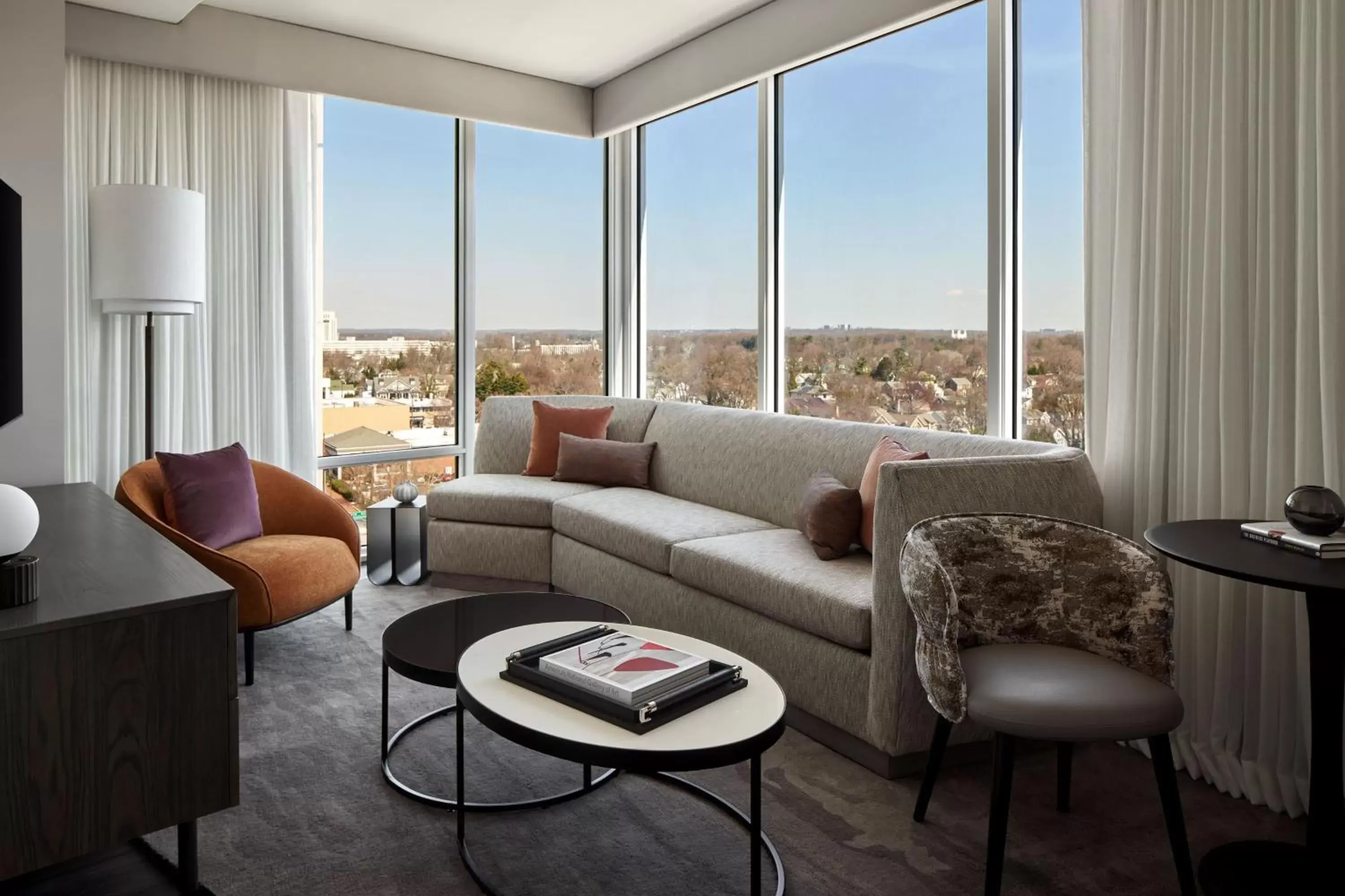 Bedroom, Seating Area in Marriott Bethesda Downtown at Marriott HQ