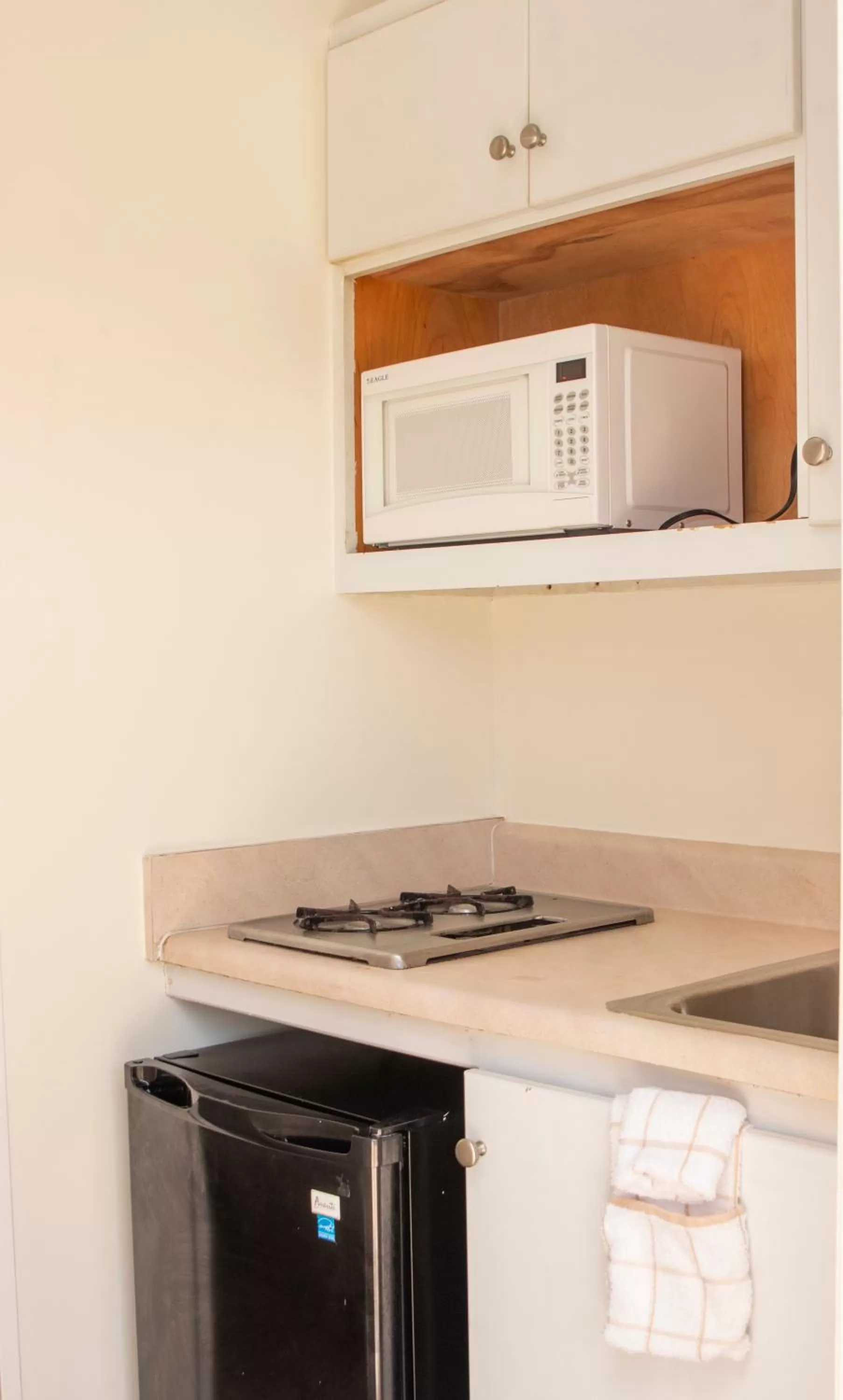 Orange Hill Beach Inn