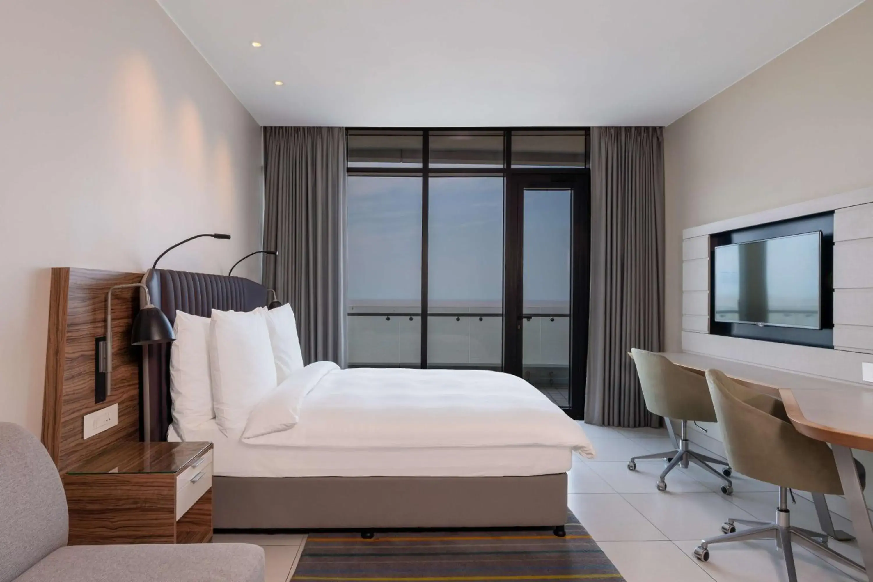 Photo of the whole room, Bed in Radisson Blu Hotel & Residence Maputo