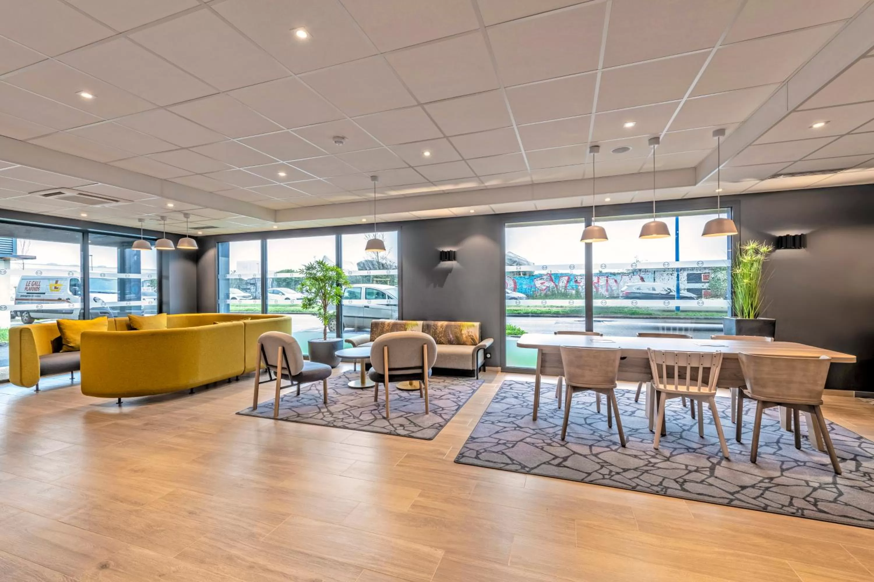 Property building in B&B HOTEL Brest Centre Port de Commerce