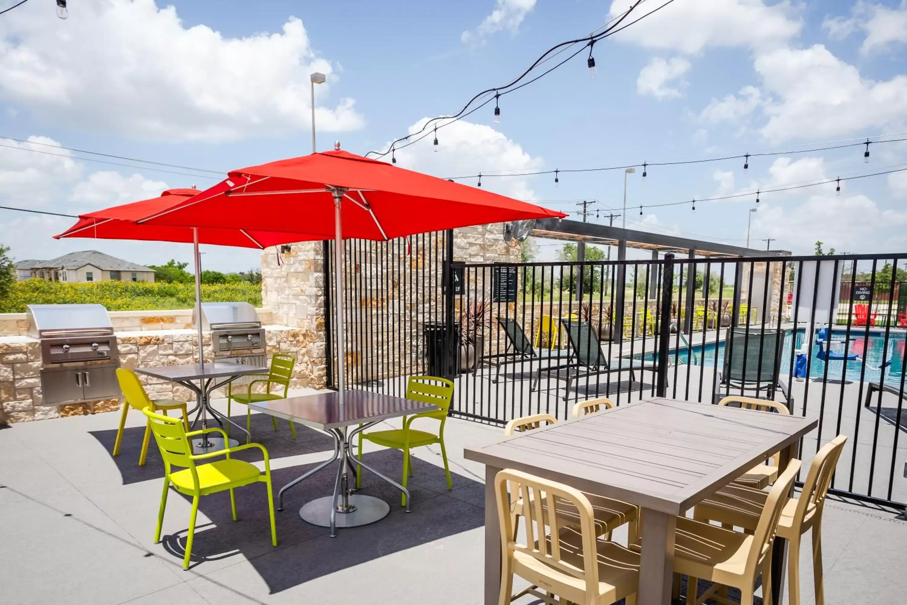 Patio, Restaurant/Places to Eat in Home2 Suites by Hilton Pflugerville, TX