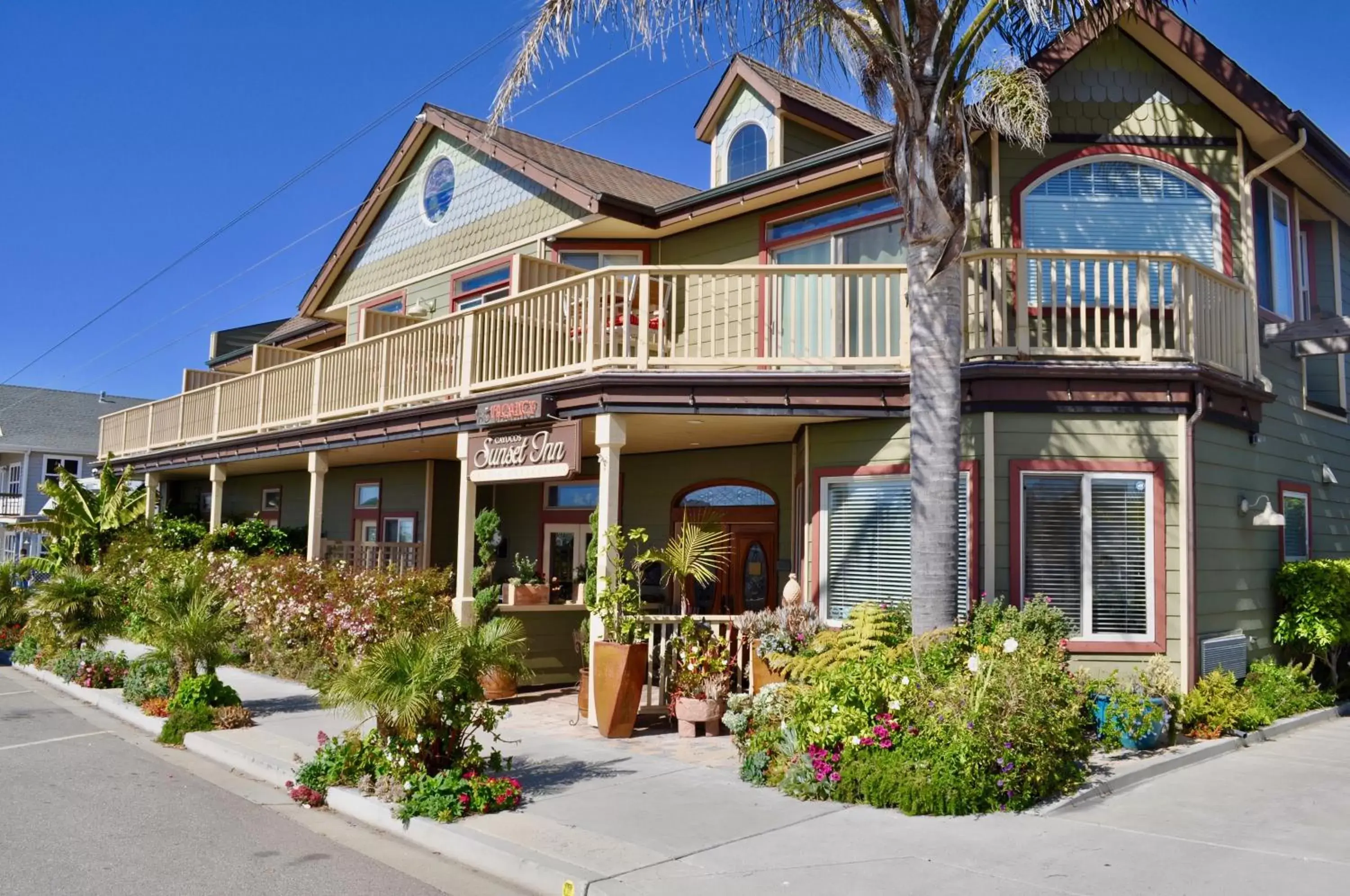Property Building in Cayucos Sunset Inn