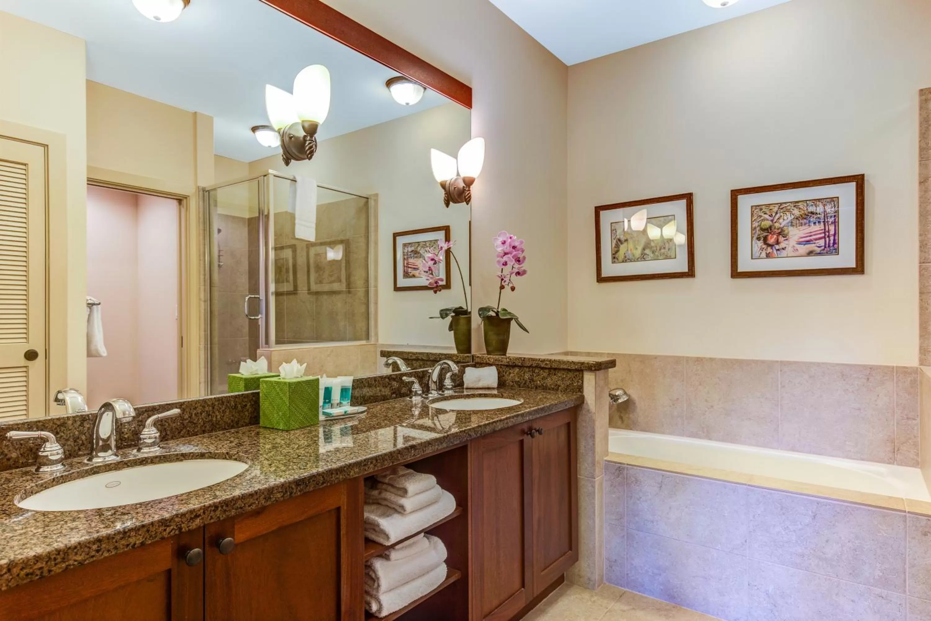 Bathroom in Castle Hali'i Kai at Waikoloa