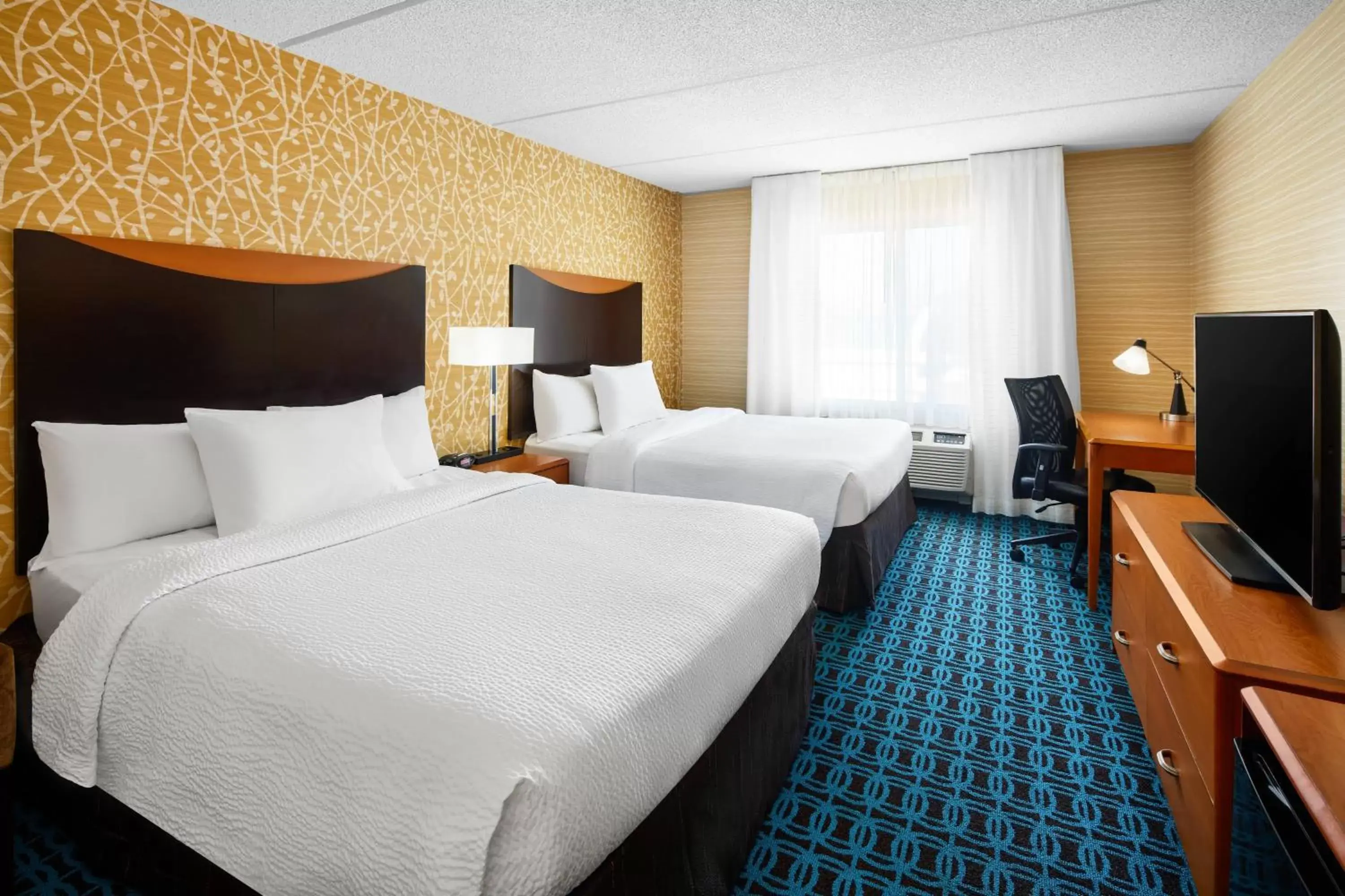 Photo of the whole room, Bed in Fairfield Inn and Suites by Marriott Plainville