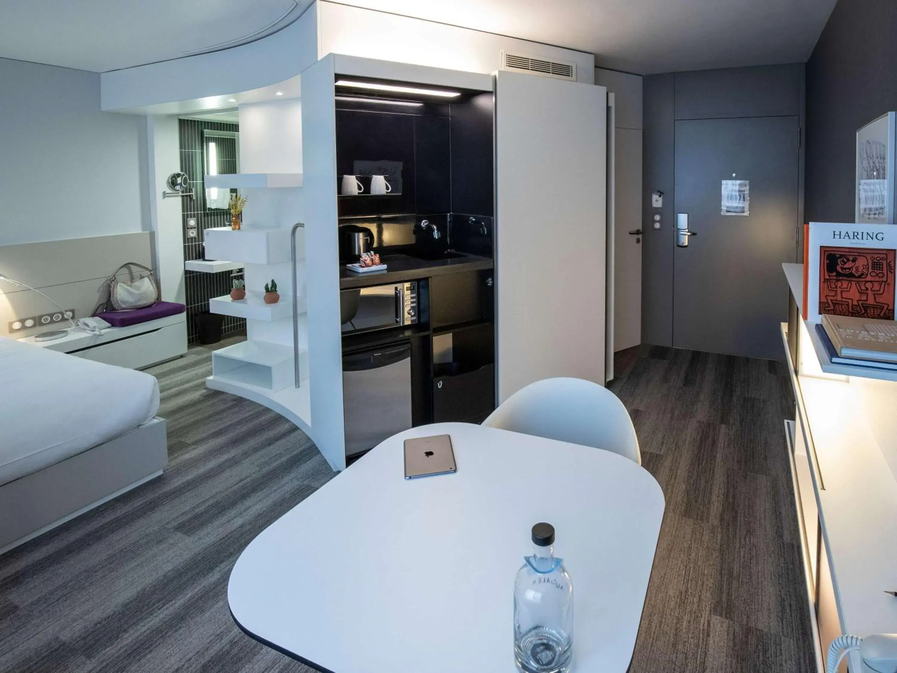 Bedroom, Dining Area in Novotel Suites Luxembourg