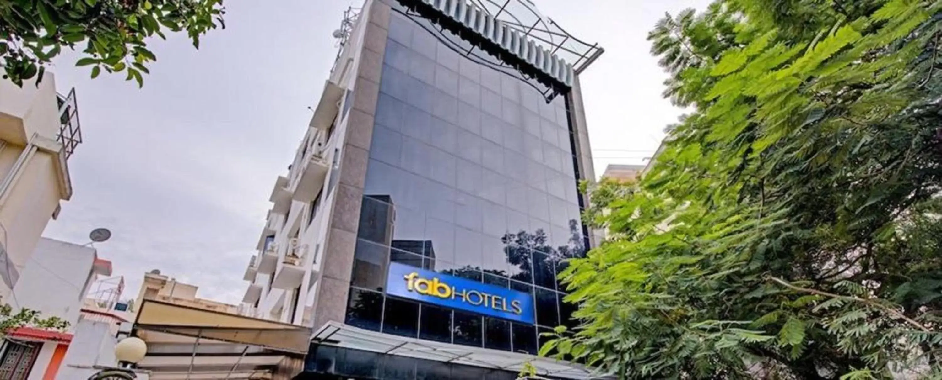 Property Building in FabHotel Skyry Property Building in FabHotel Skyry