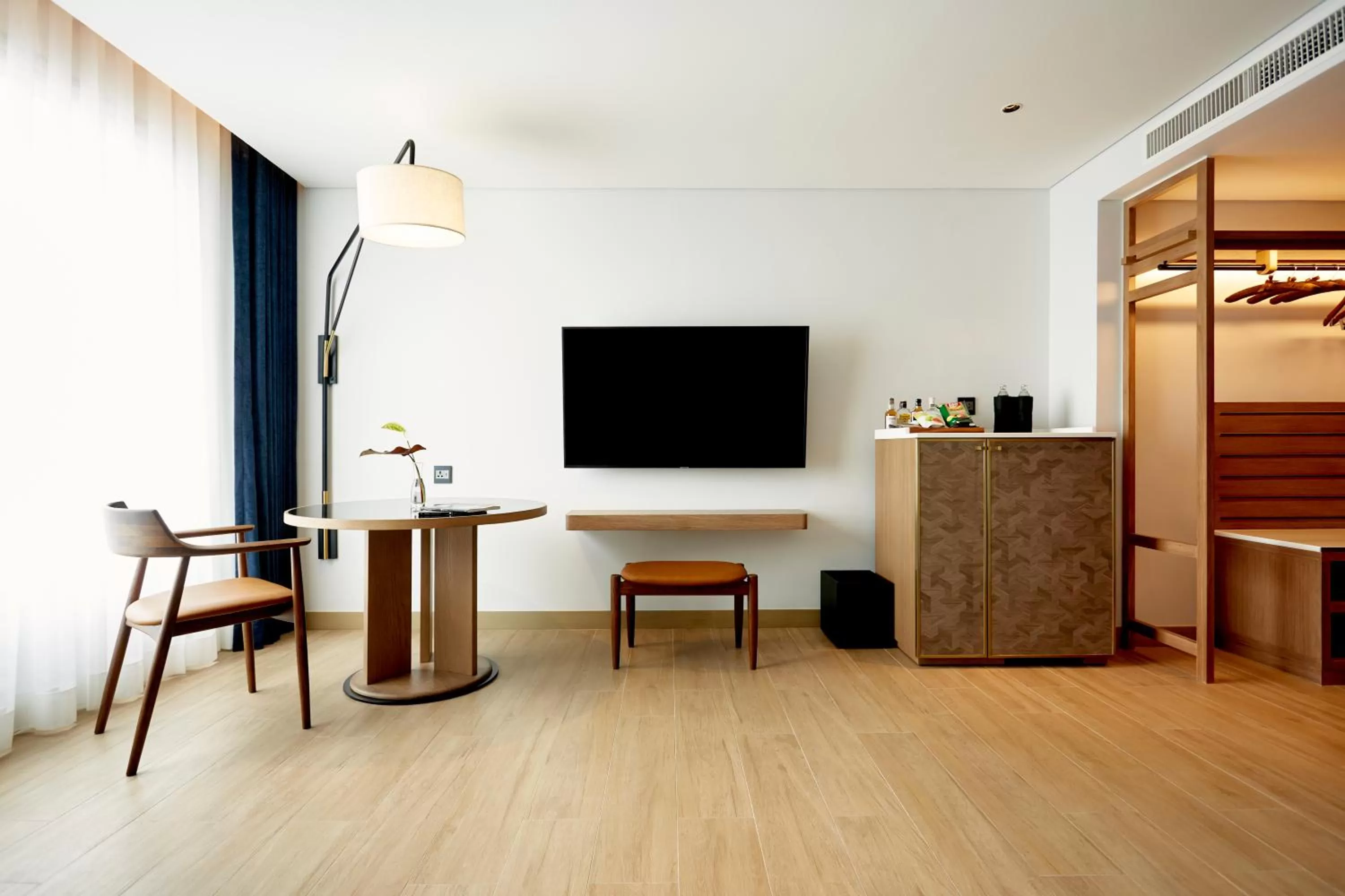 Seating area in Montien Hotel Surawong Bangkok