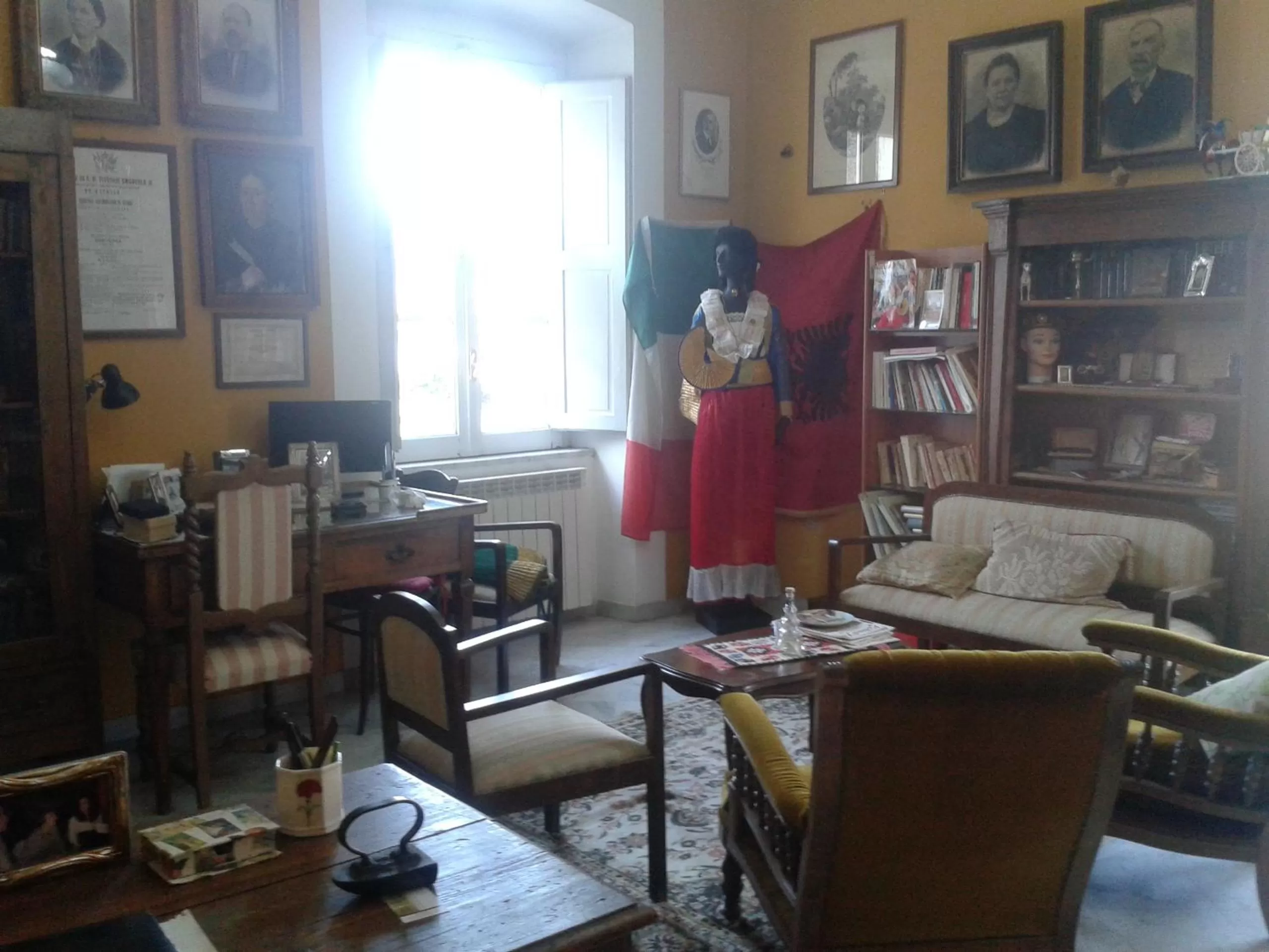 Library in Casamuseo del Risorgimento