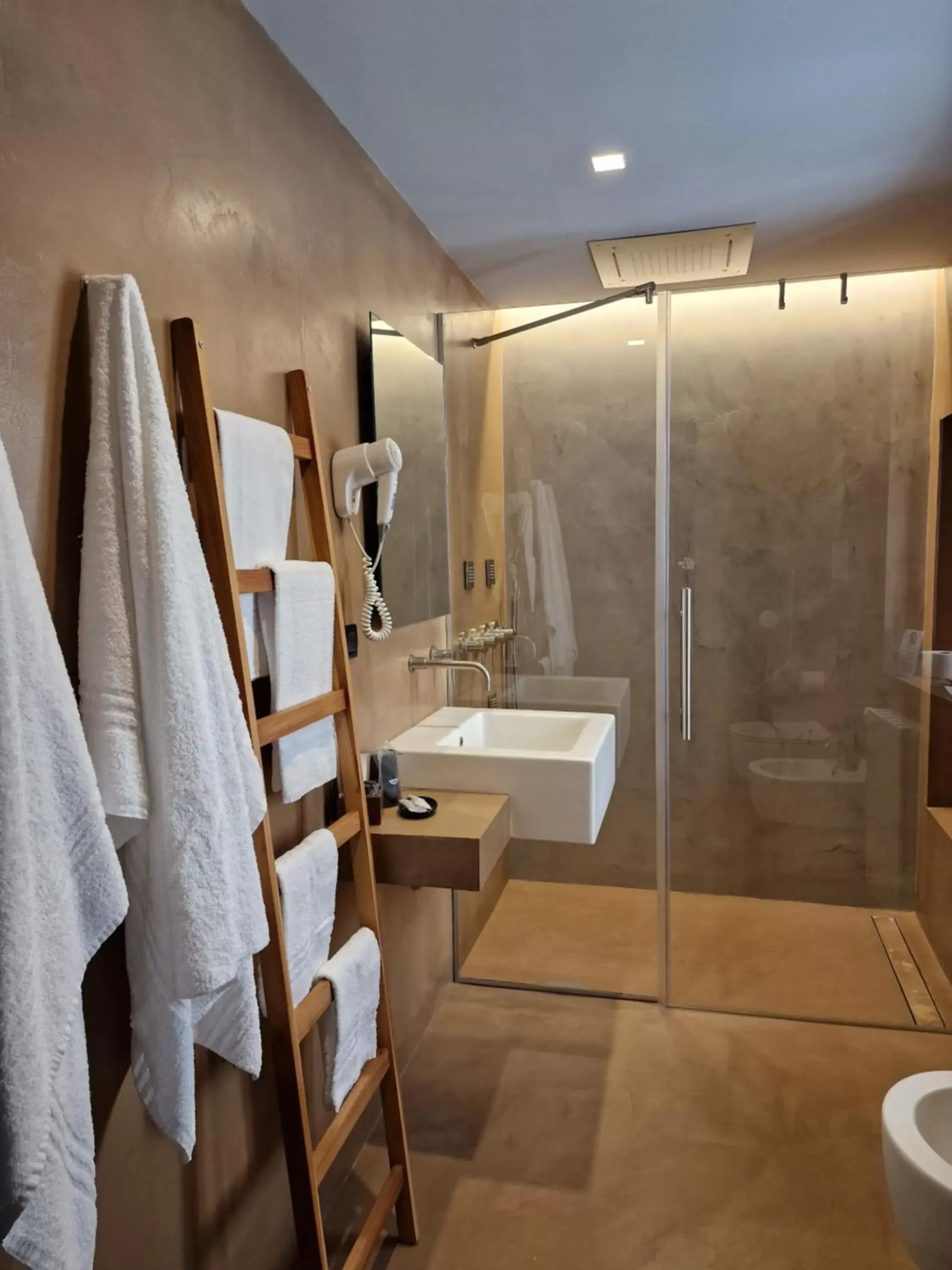Shower, Bathroom in Locanda Susuiusu