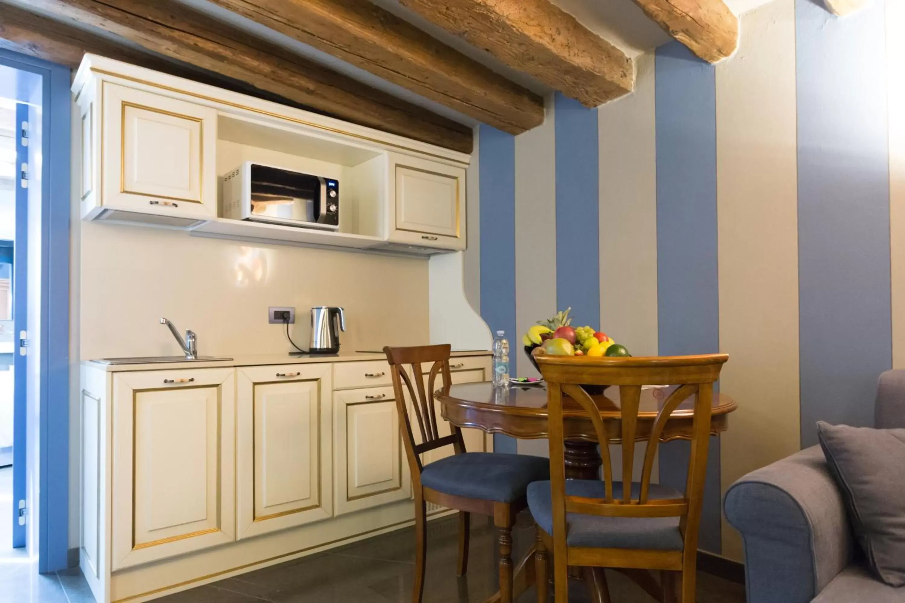 Dining area, Kitchen/Kitchenette in Hotel Tiziano