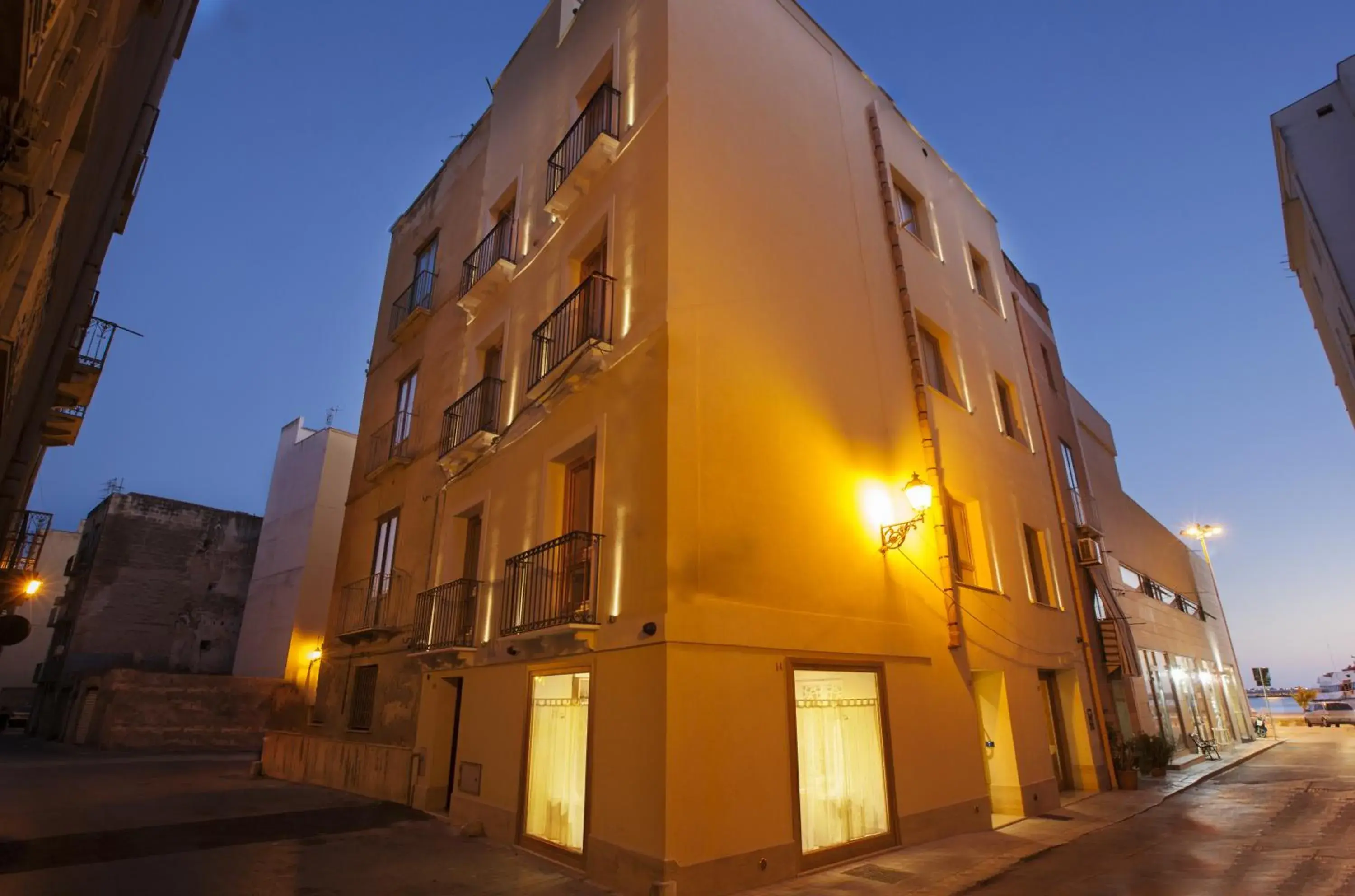 Facade/entrance, Property Building in Hotel Trapani In