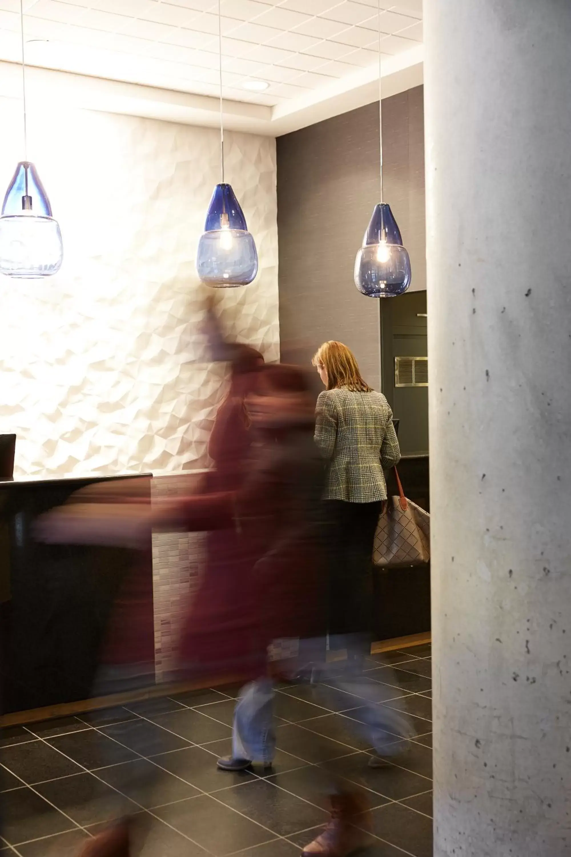 Lobby or reception in Le Dauphin Montréal Centre-Ville