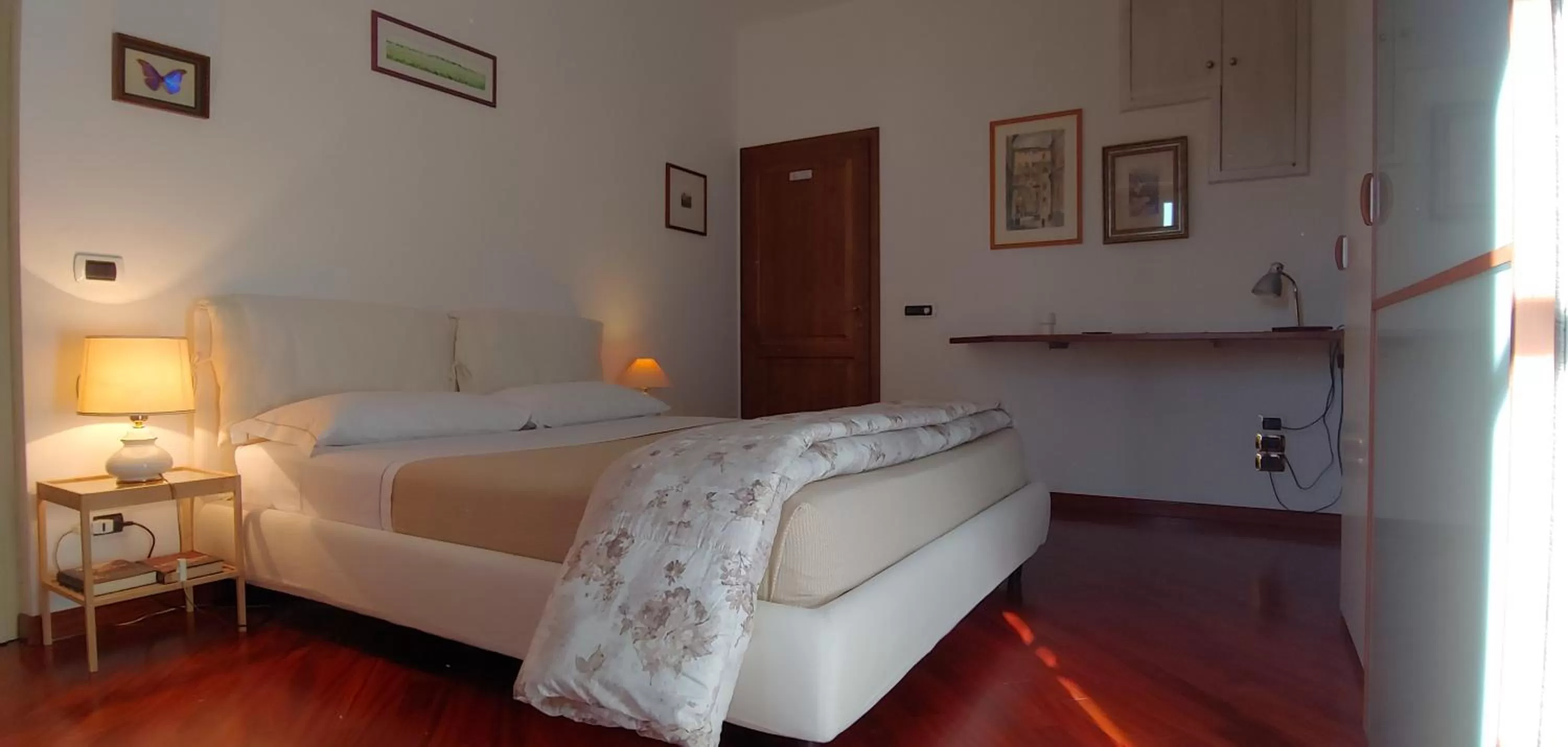 Photo of the whole room, Bed in Torrebianca Tuscany