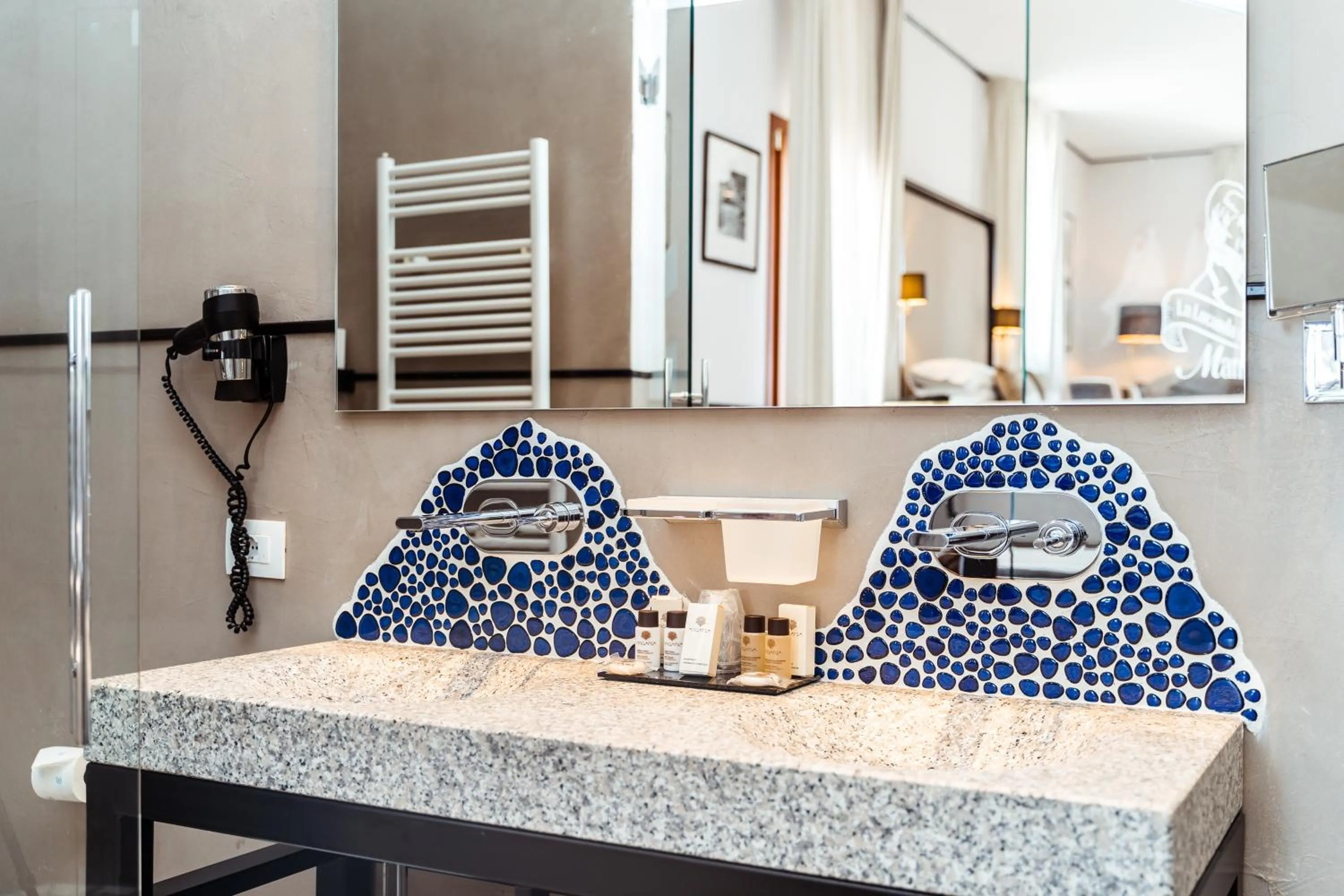 Bathroom in La Locanda Del Conte Mameli