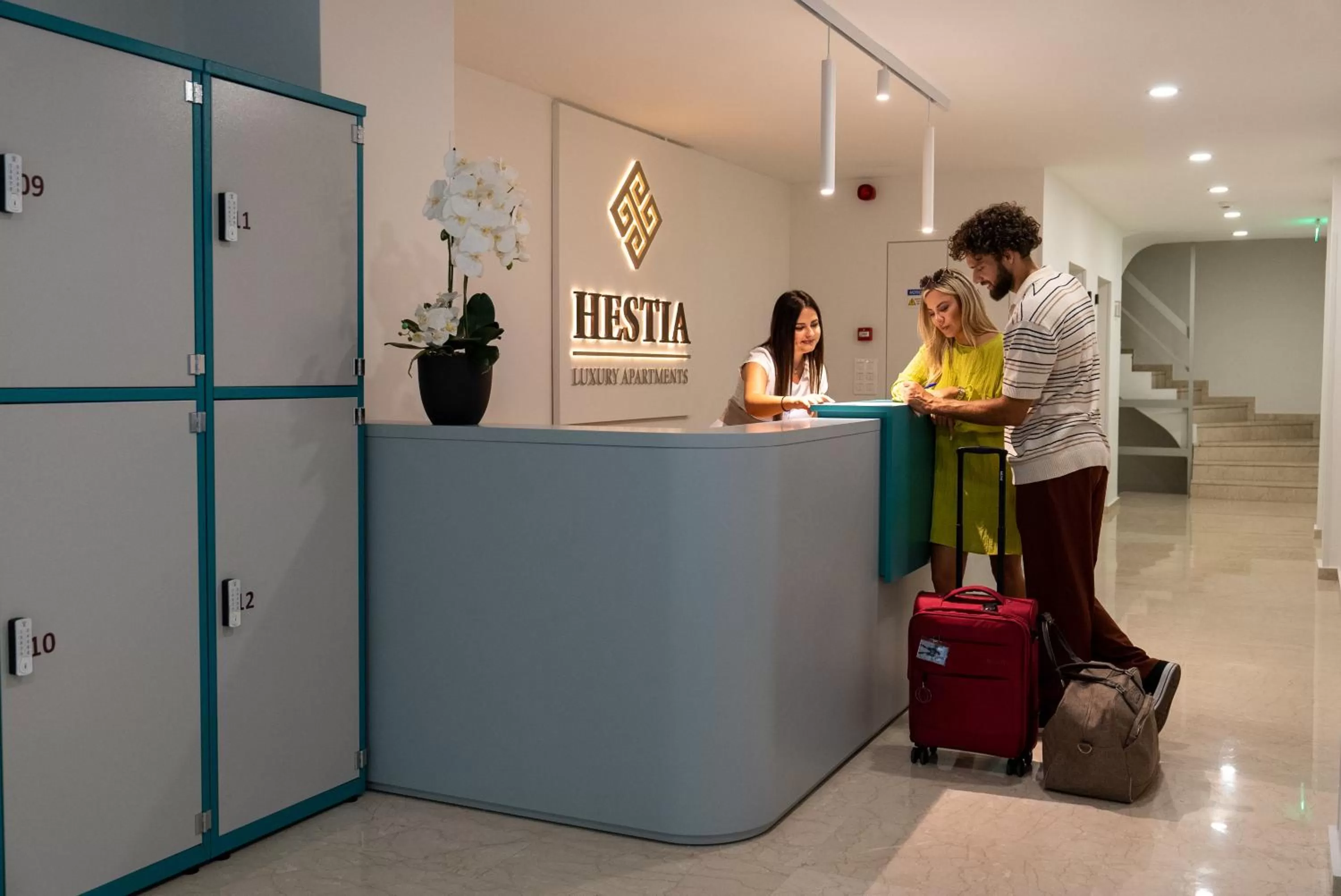 People in Hestia - Averof 7