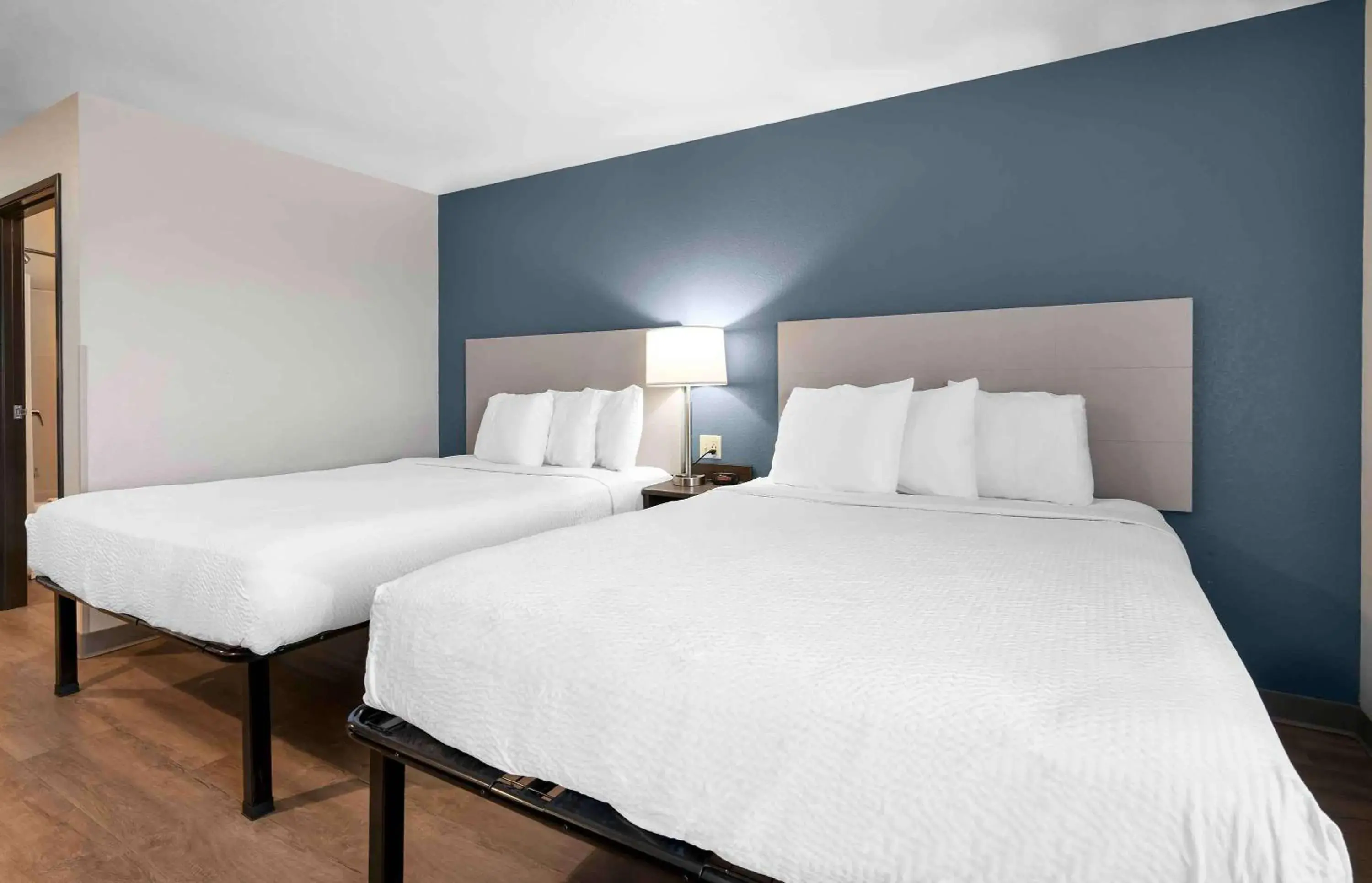 Bedroom, Bed in Extended Stay America Suites - Portland - East