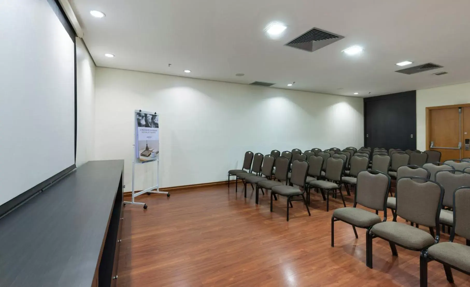 Meeting/conference room in ibis Campinas