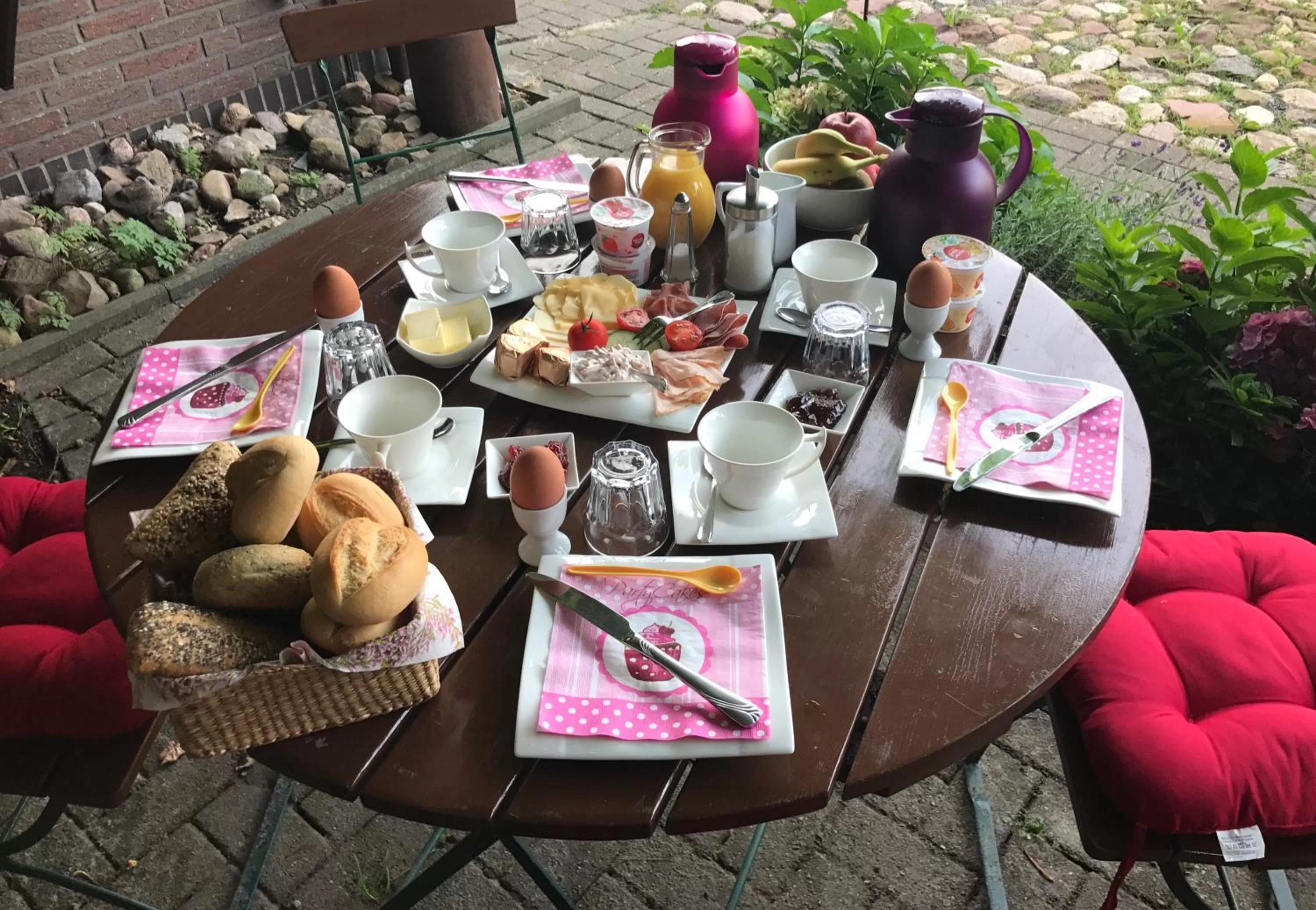 Continental breakfast in B&B Worpsweder Blick