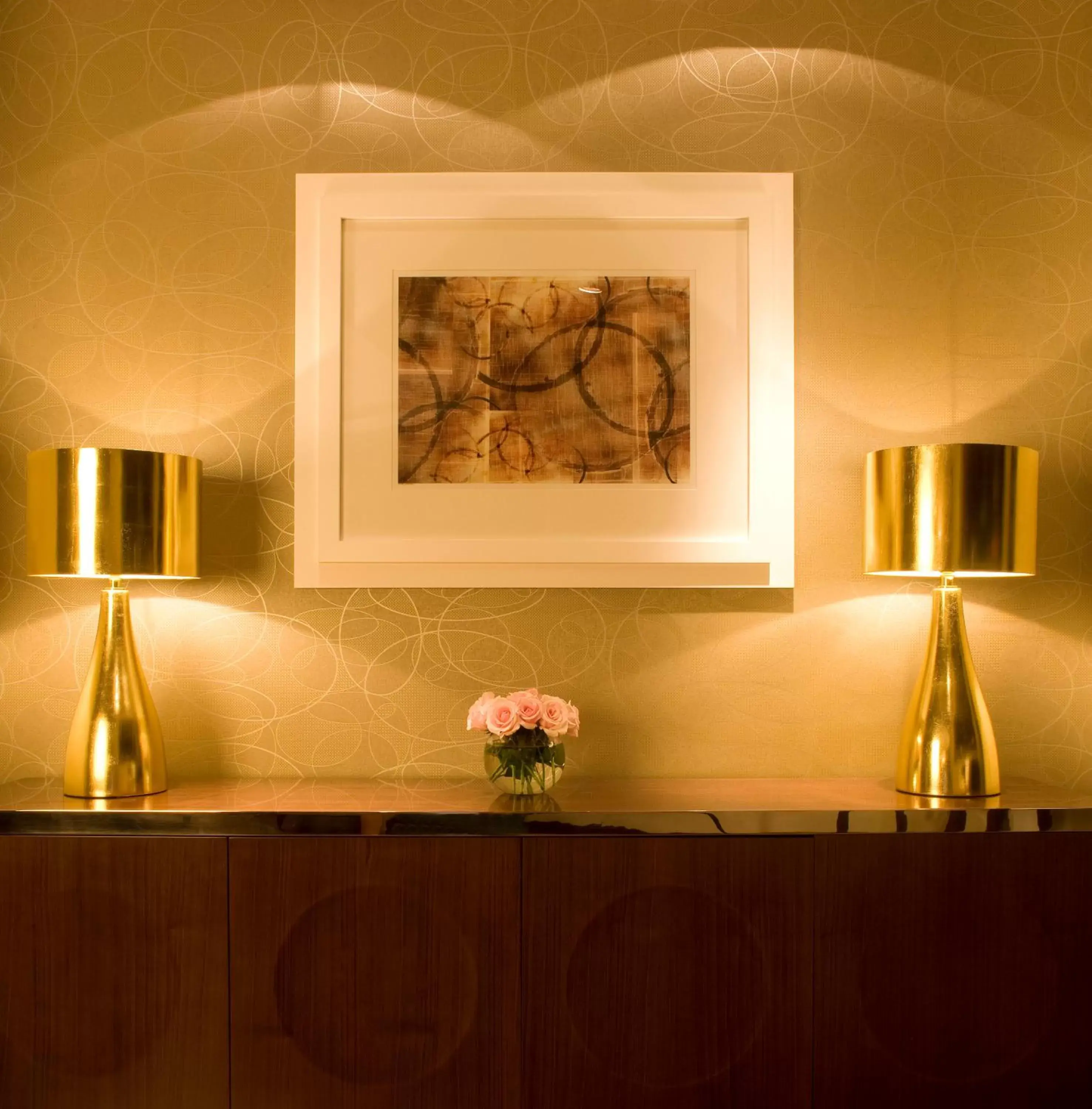 Decorative detail, Kitchen/Kitchenette in La Suite Dubai Hotel & Apartments
