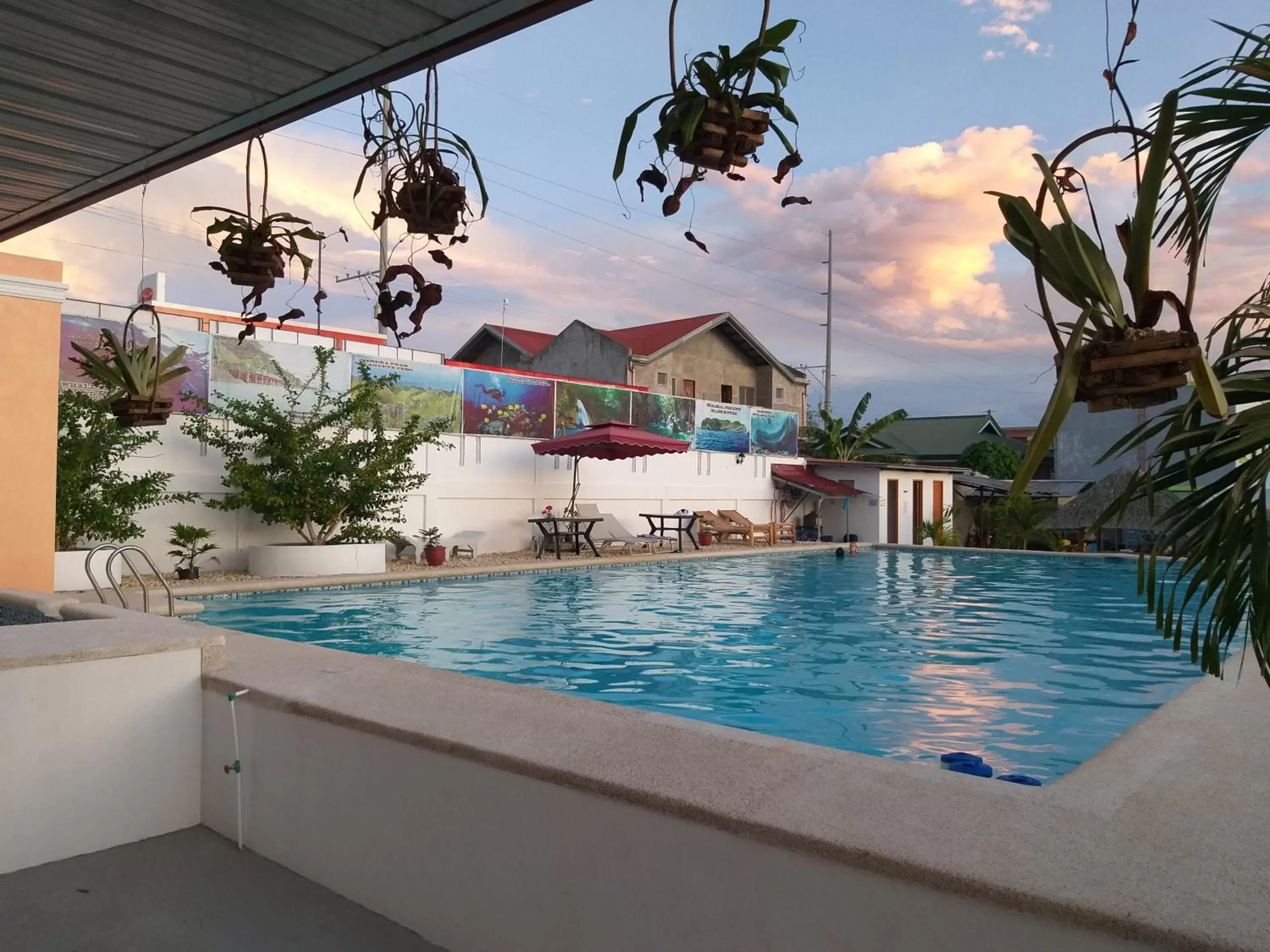 Swimming Pool in Adams View Hotel