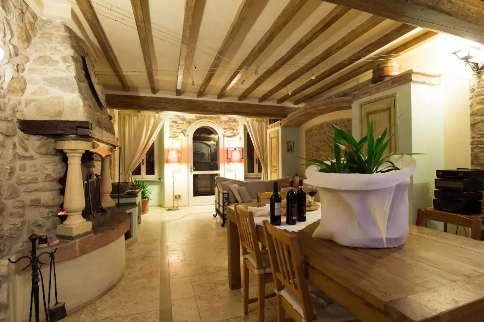 Dining Area in Villa Dacia