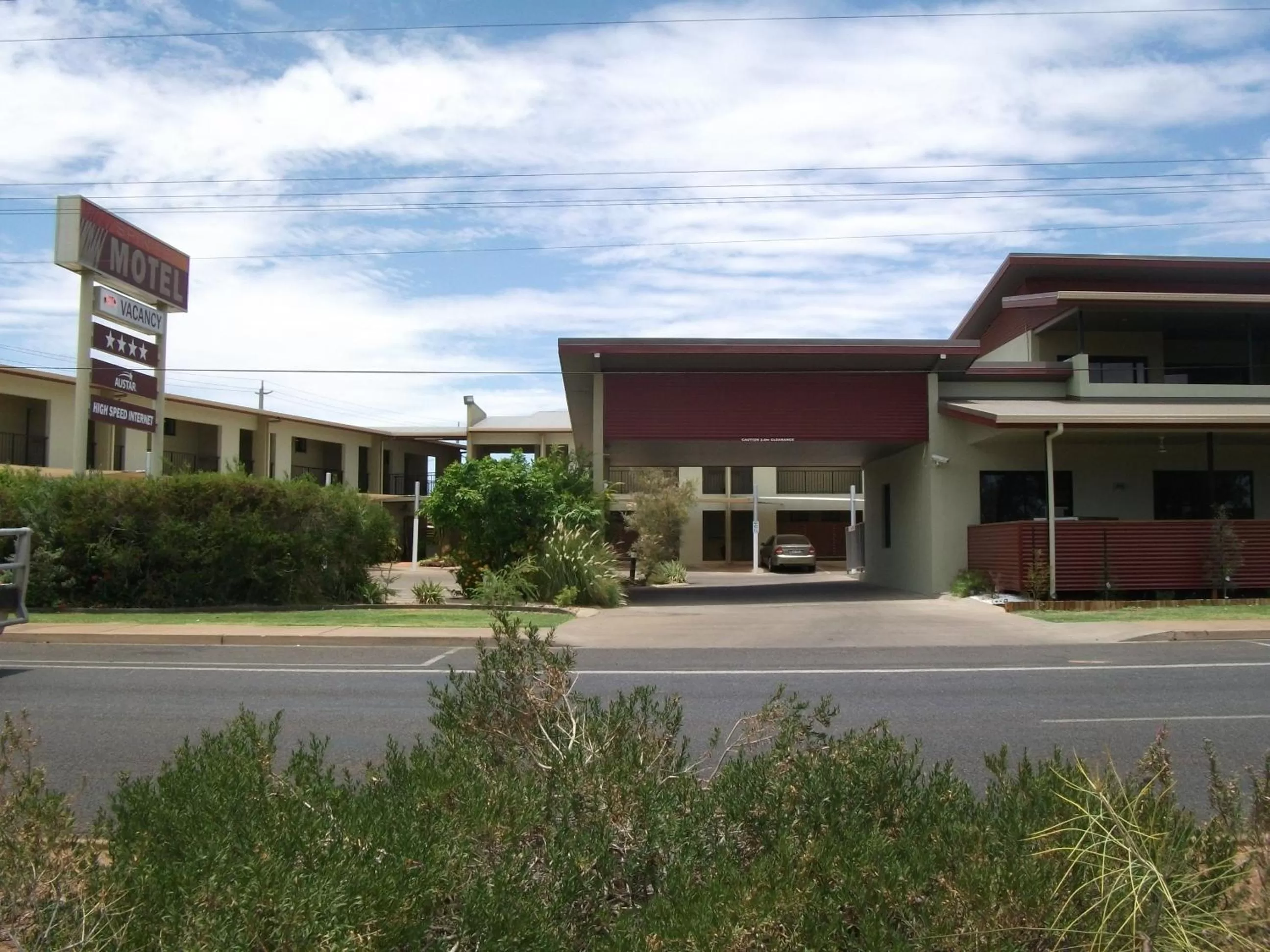 Facade/entrance in Spinifex Motel and Serviced Apartments