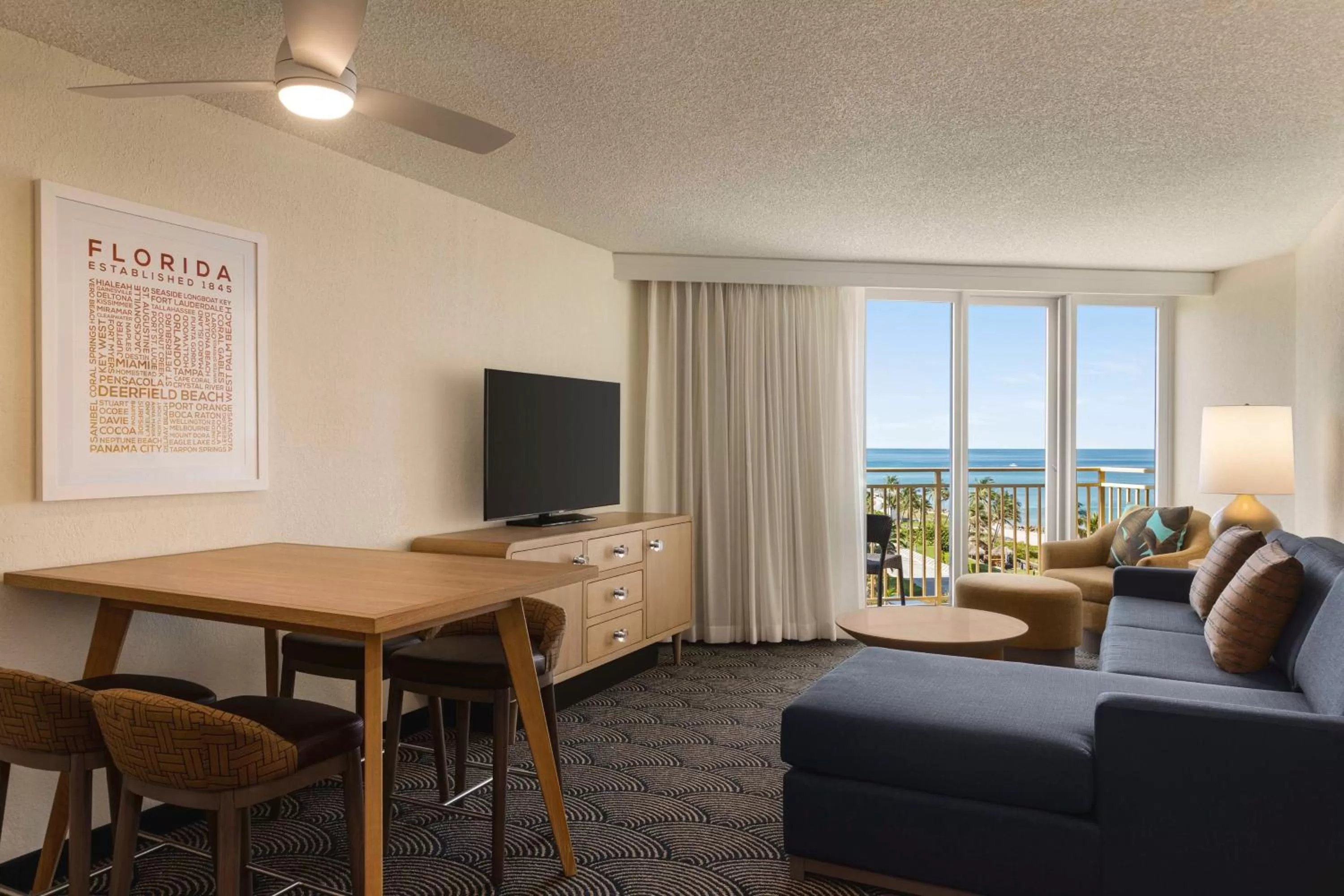 Living room in Embassy Suites by Hilton Deerfield Beach Resort & Spa
