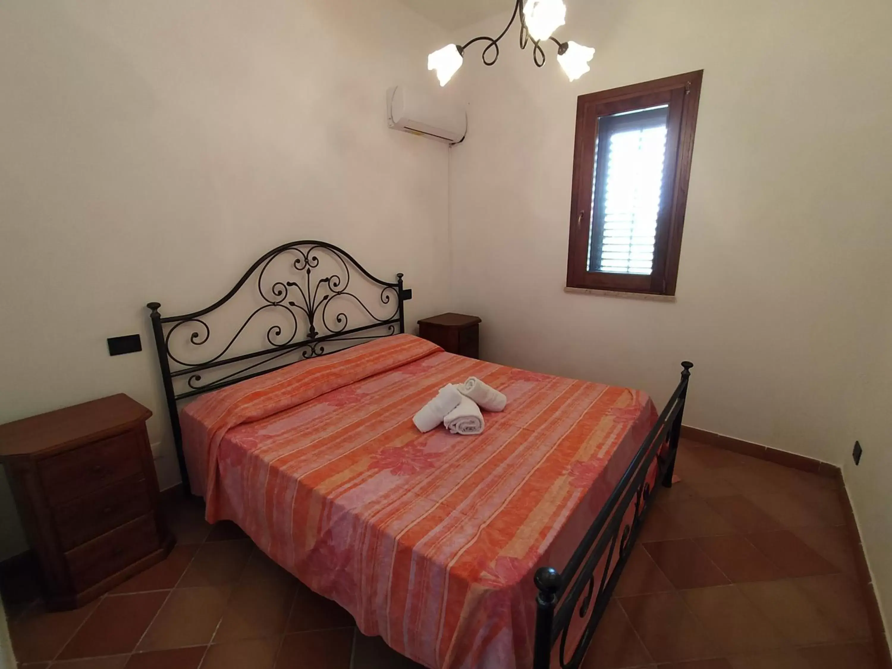 Bedroom, Bed in SanVitoTour- Residence Il Baglio