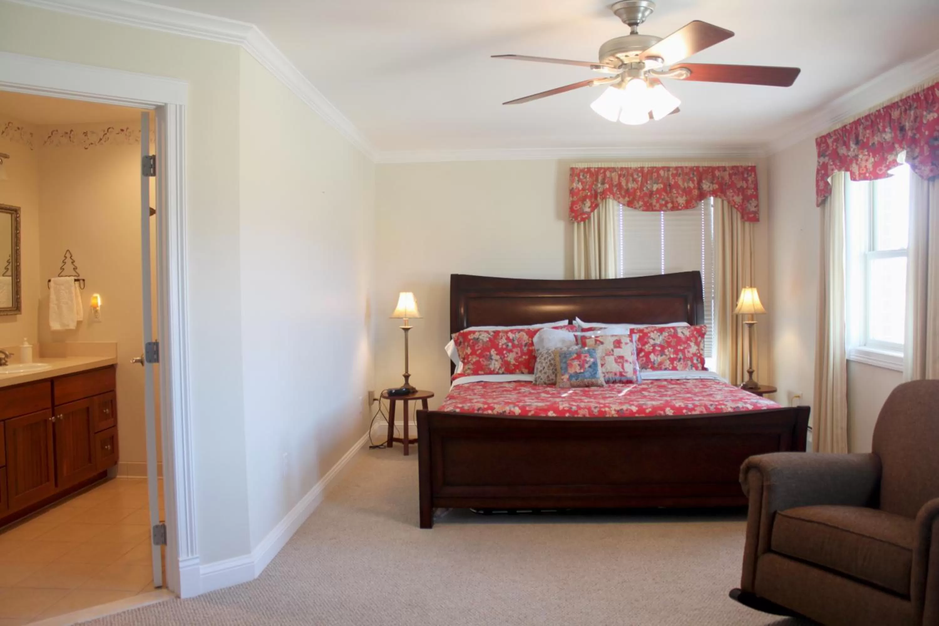 TV and multimedia, Bed in Lamp Post Lodge