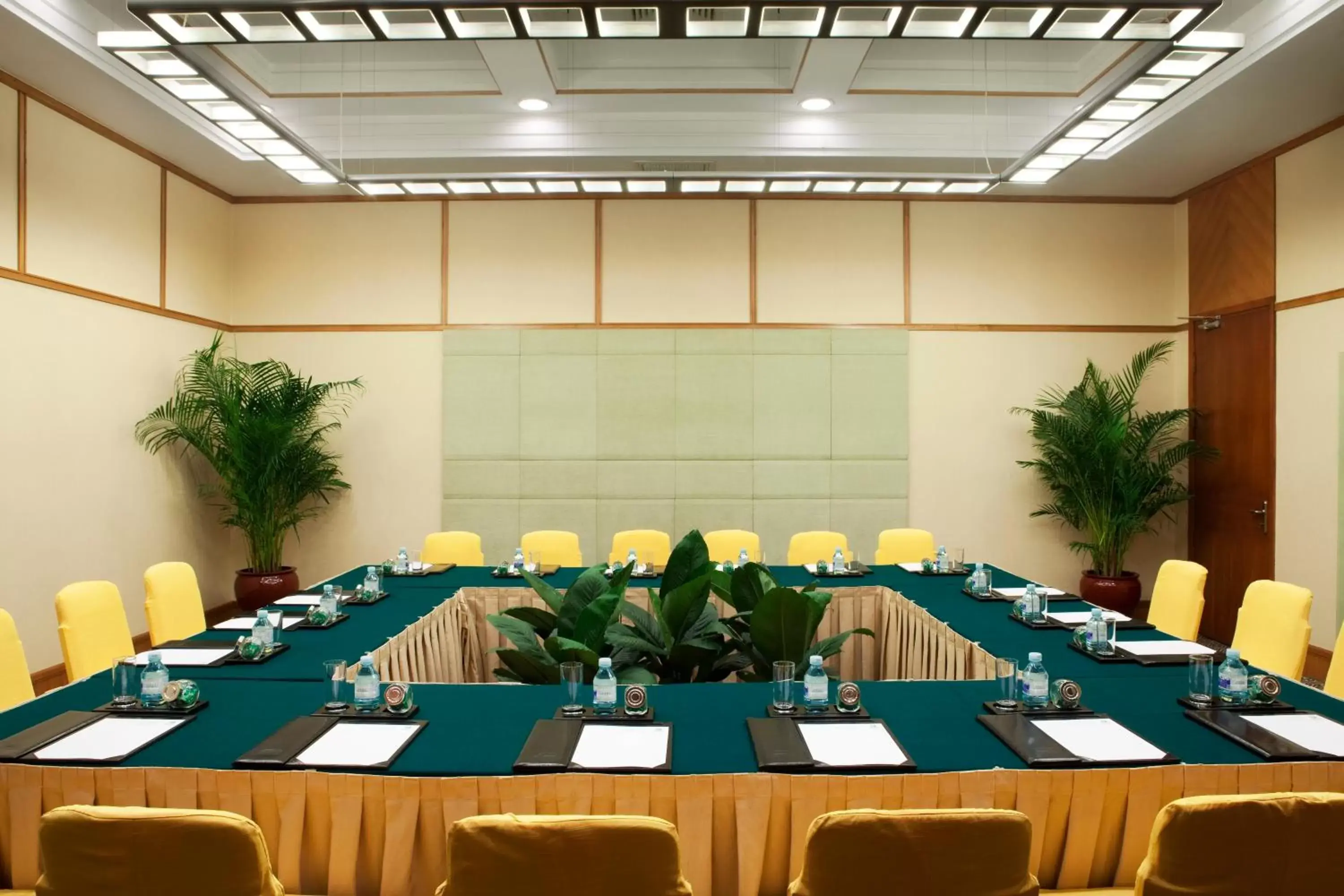 Meeting/conference room in Holiday Inn Temple Of Heaven Beijing, an IHG Hotel