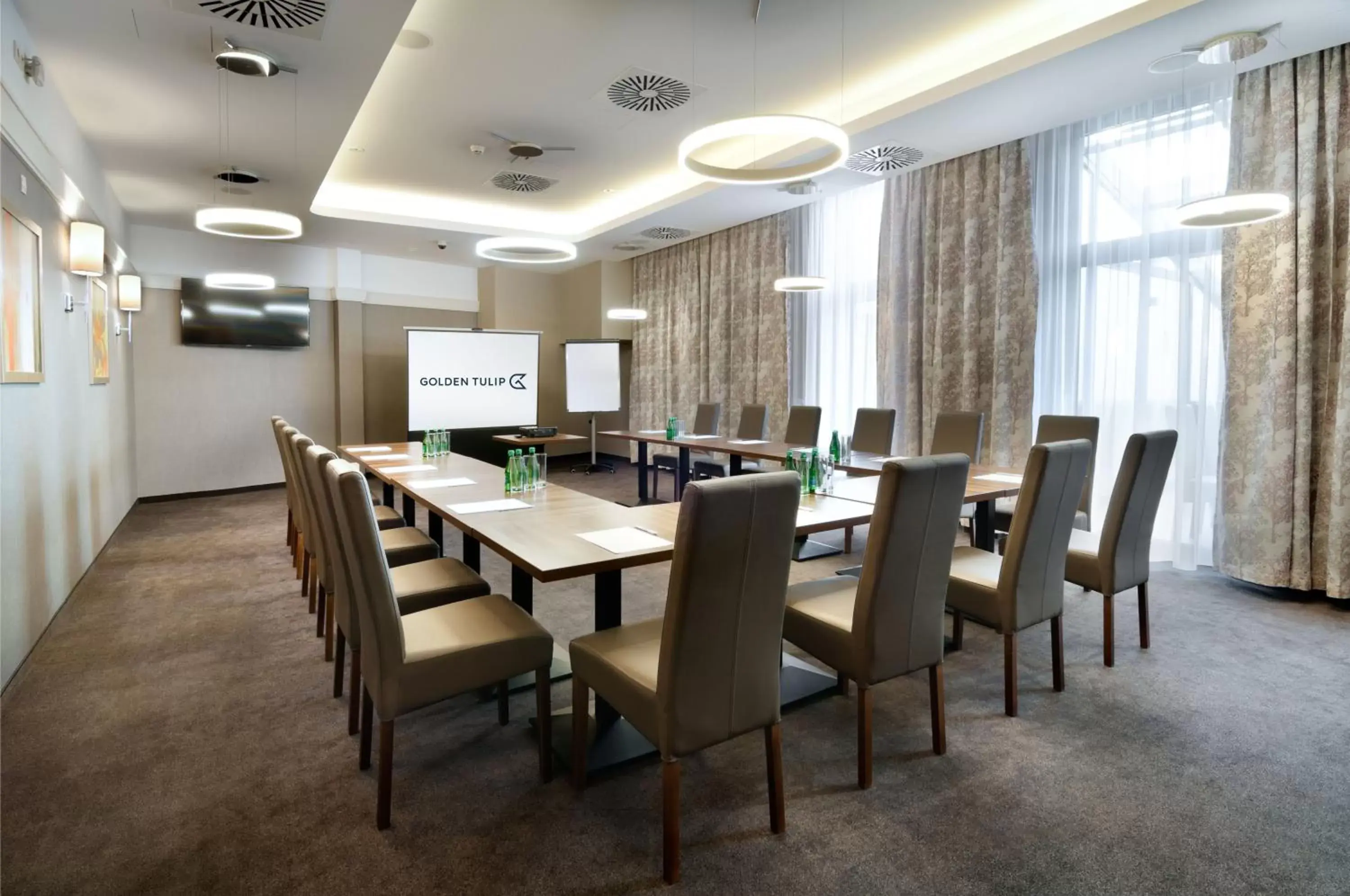 Meeting/conference room in Golden Tulip Krakow City Center