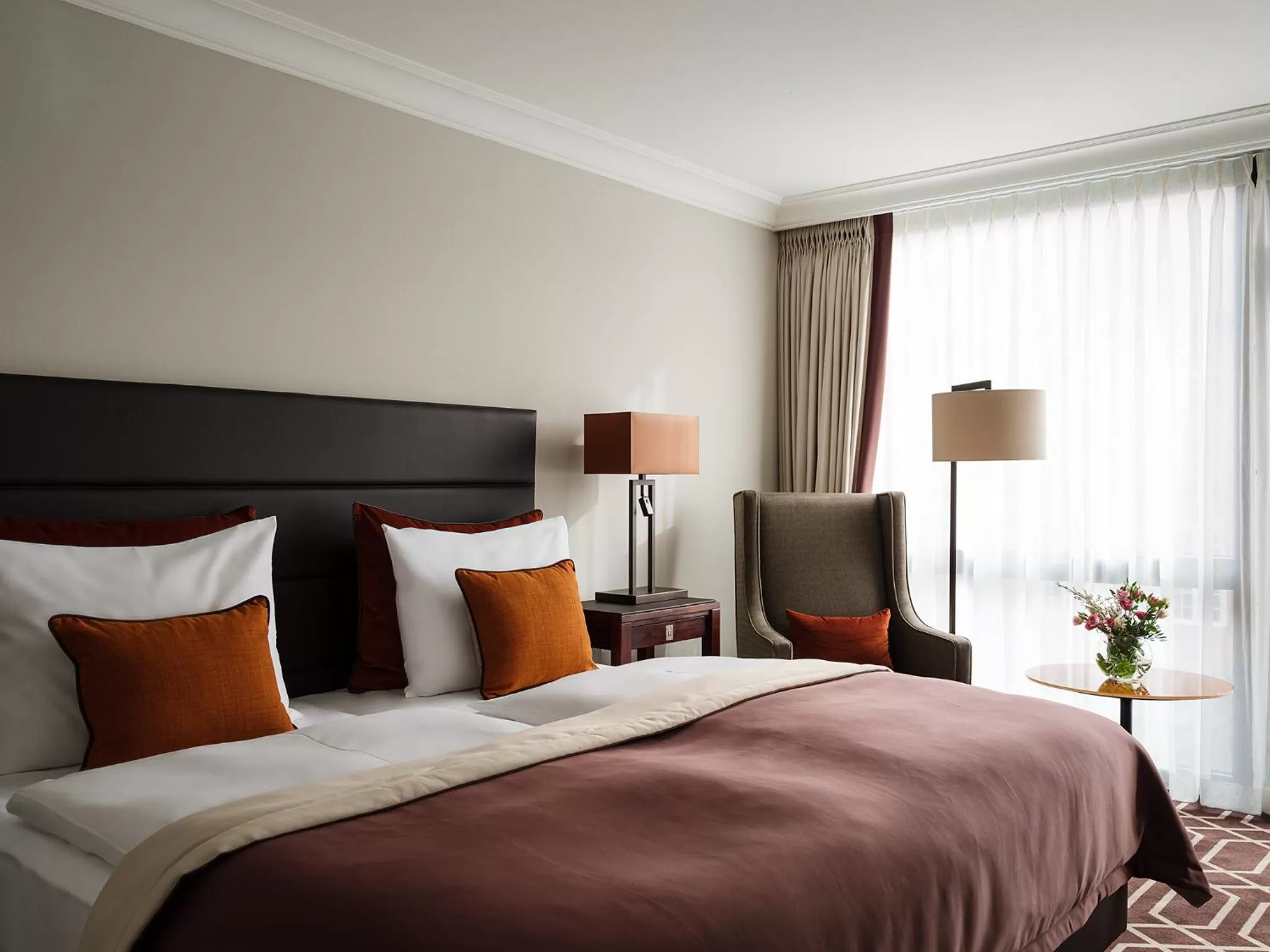 Photo of the whole room, Bed in Althoff Hotel Fürstenhof