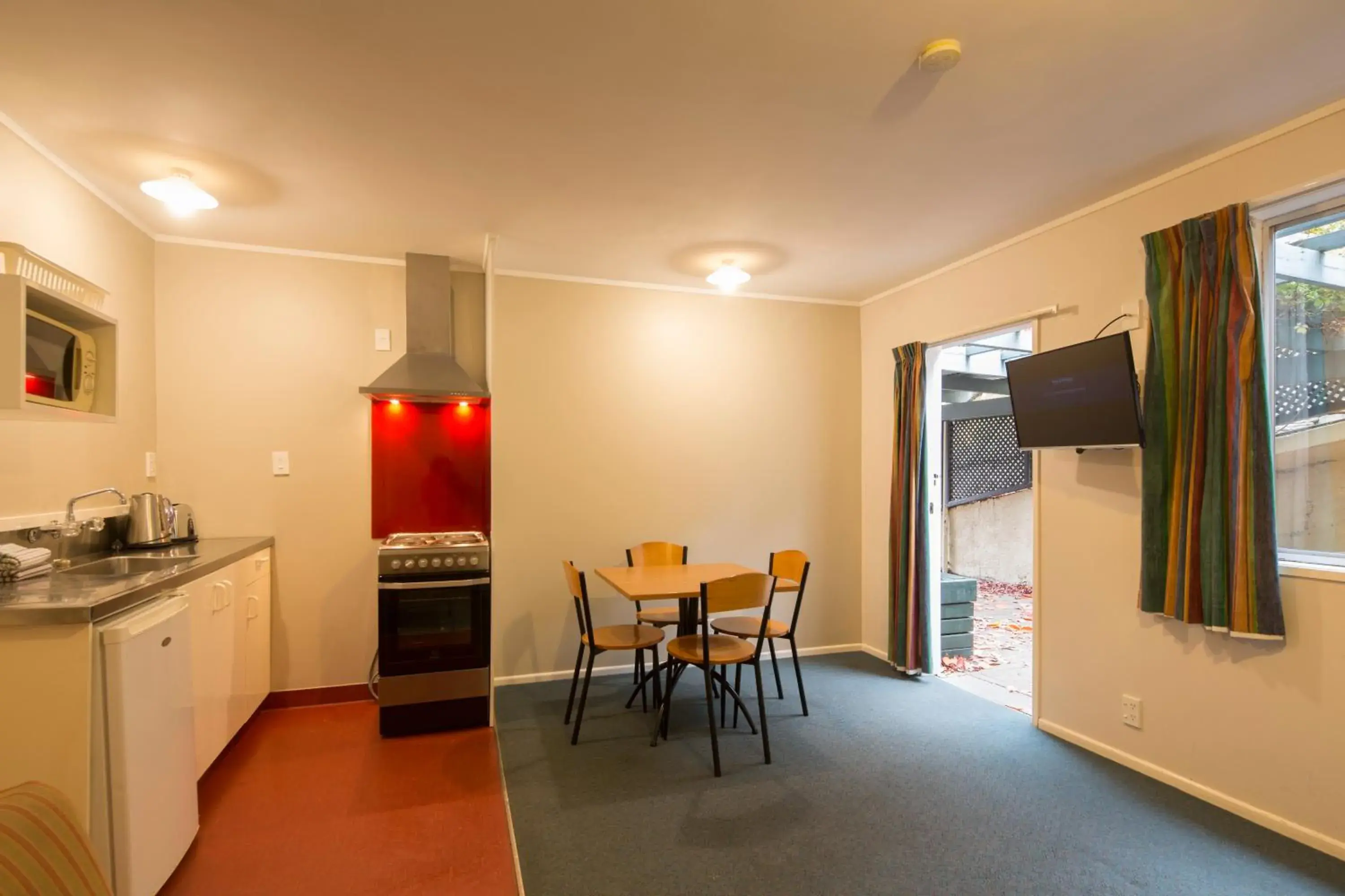 Kitchen/Kitchenette in Pinewood Lodge