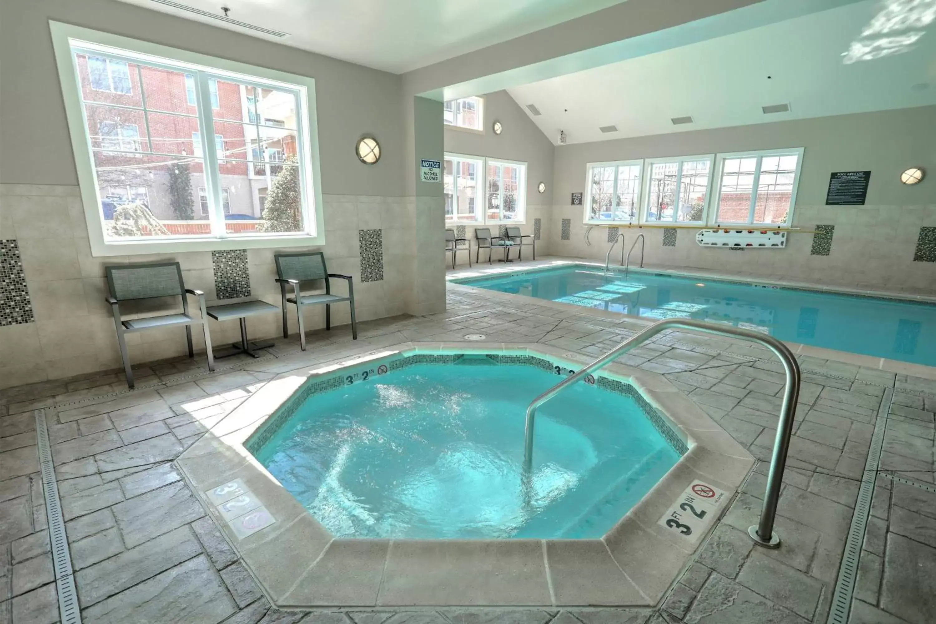 Swimming Pool in Residence Inn by Marriott Woodbridge Edison/Raritan Center