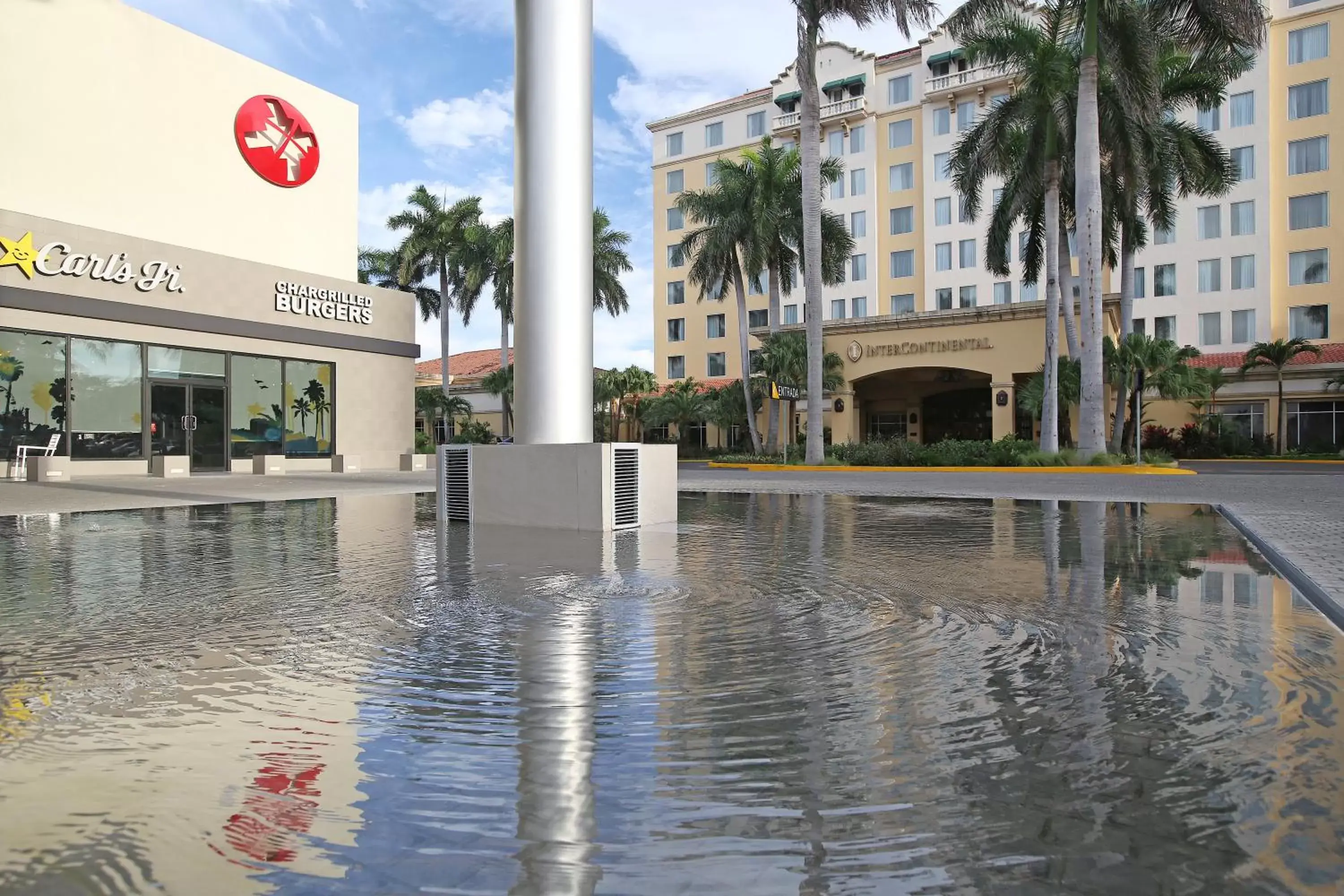 Property building, Swimming Pool in Real Intercontinental Metrocentro Managua, an IHG Hotel