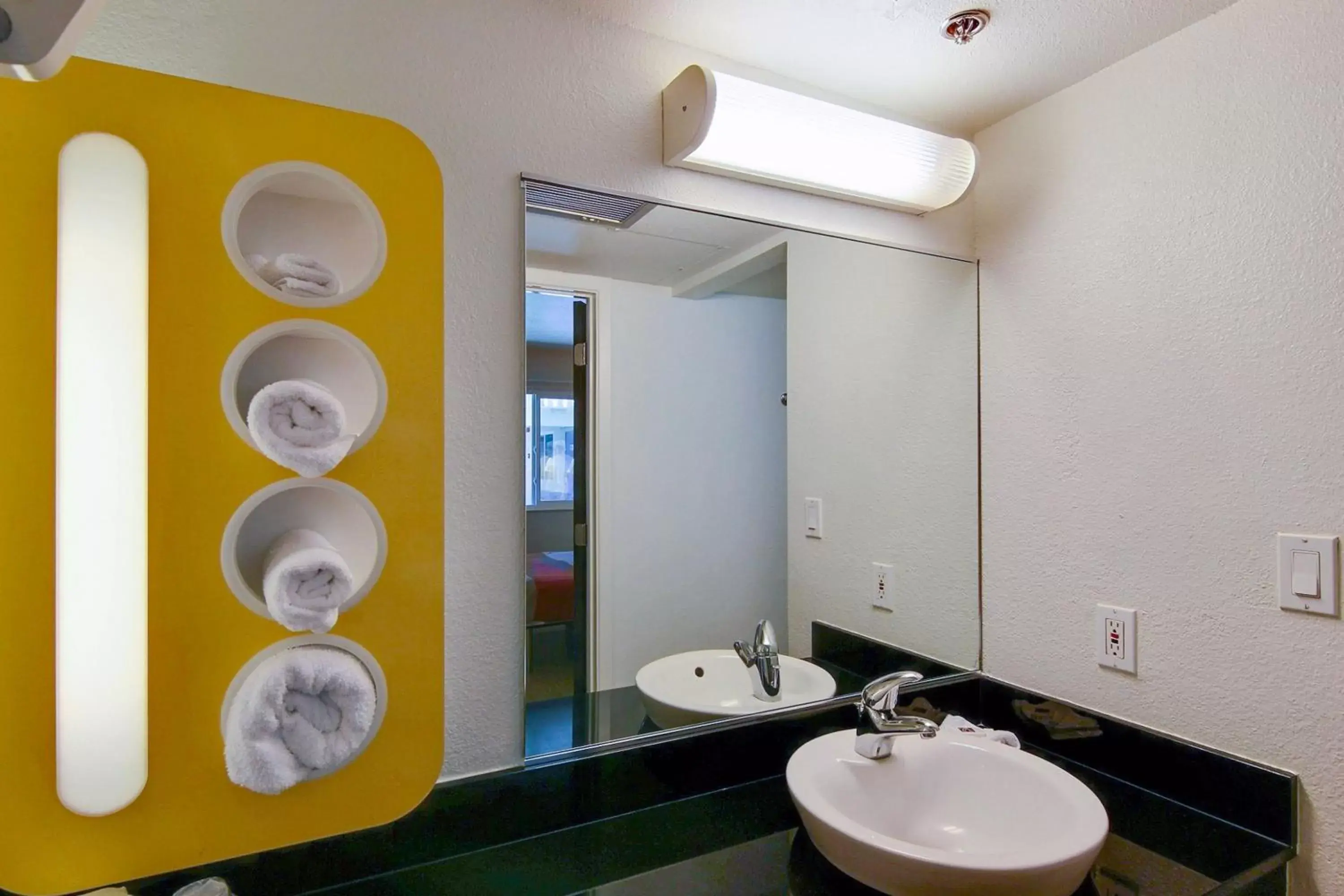 Bathroom in Motel 6-Carpinteria, CA - Santa Barbara - South