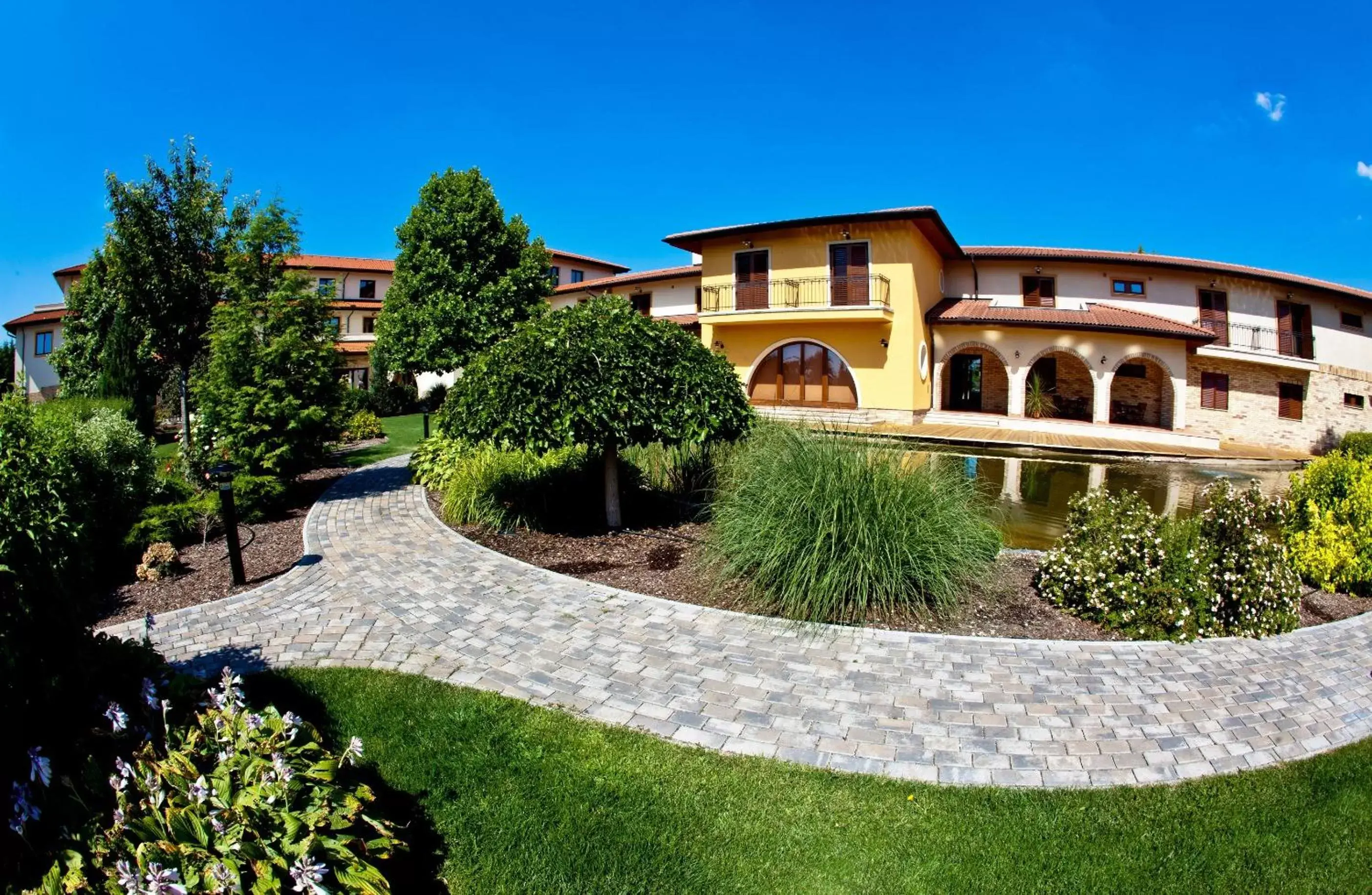 Facade/entrance in Budapest Airport Hotel Stáció Wellness & Konferencia Facade/entrance in Budapest Airport Hotel Stáció Wellness & Konferencia