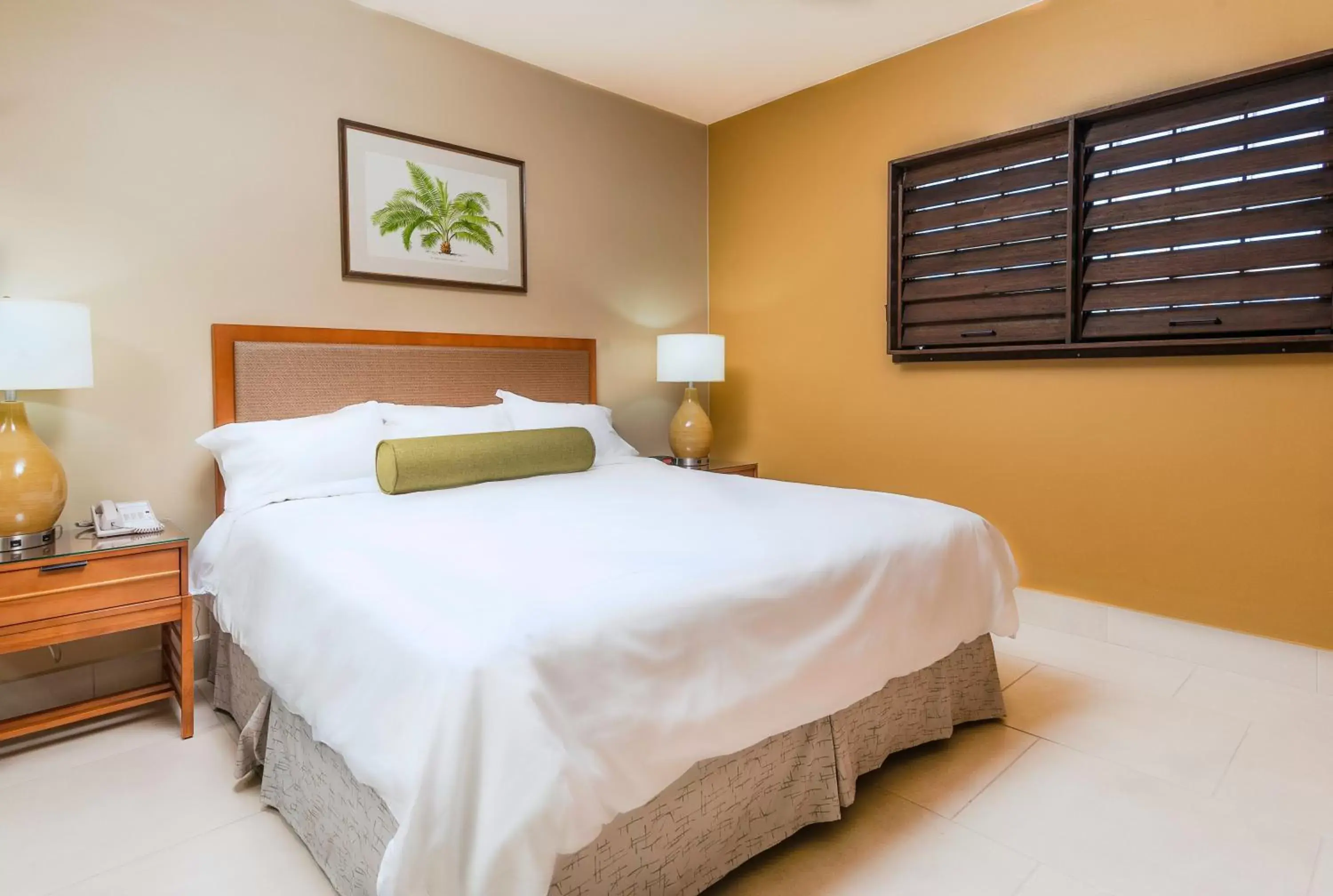 Bedroom, Bed in Eagle Aruba Resort & Casino