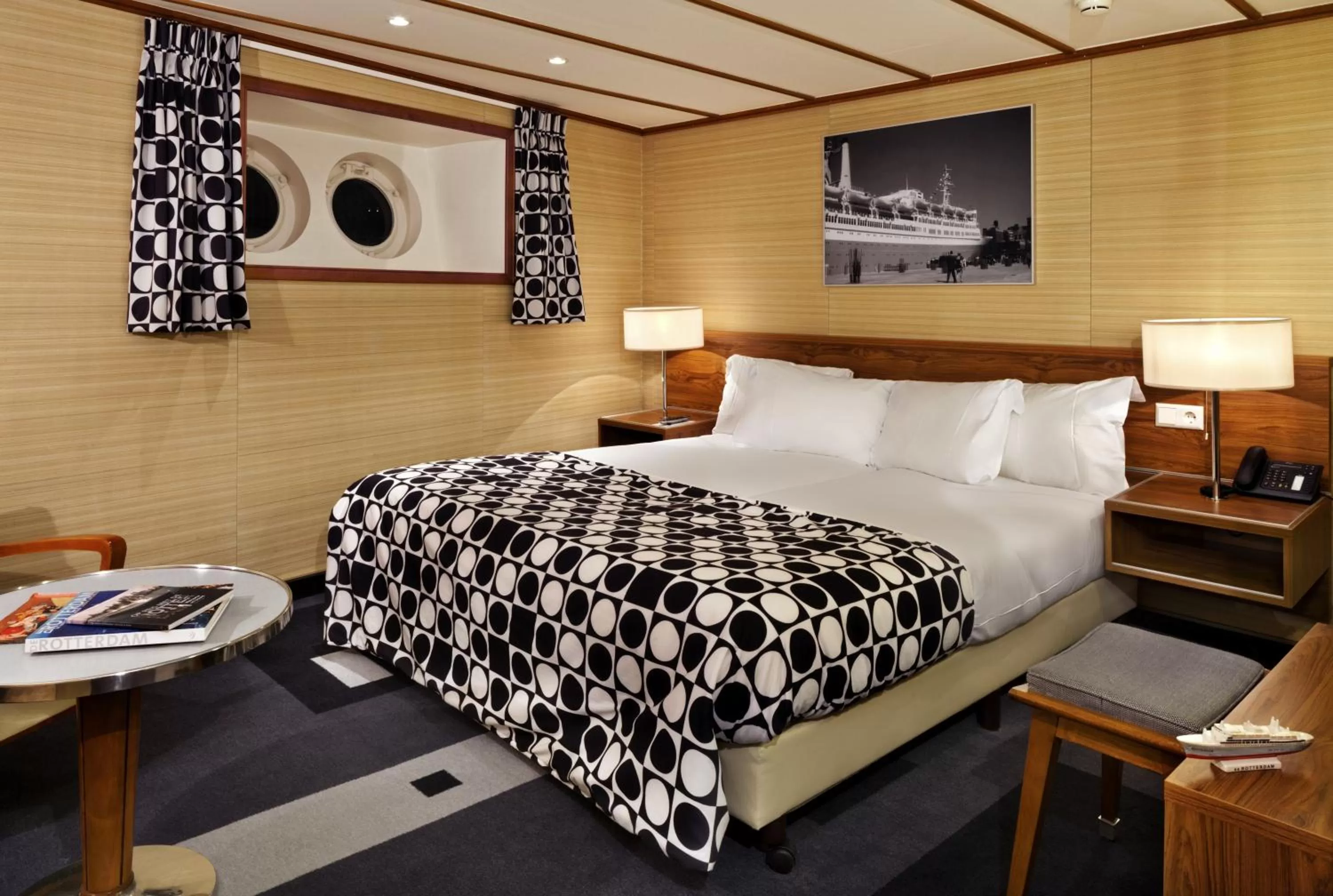 Bedroom, Bed in ss Rotterdam by WestCord