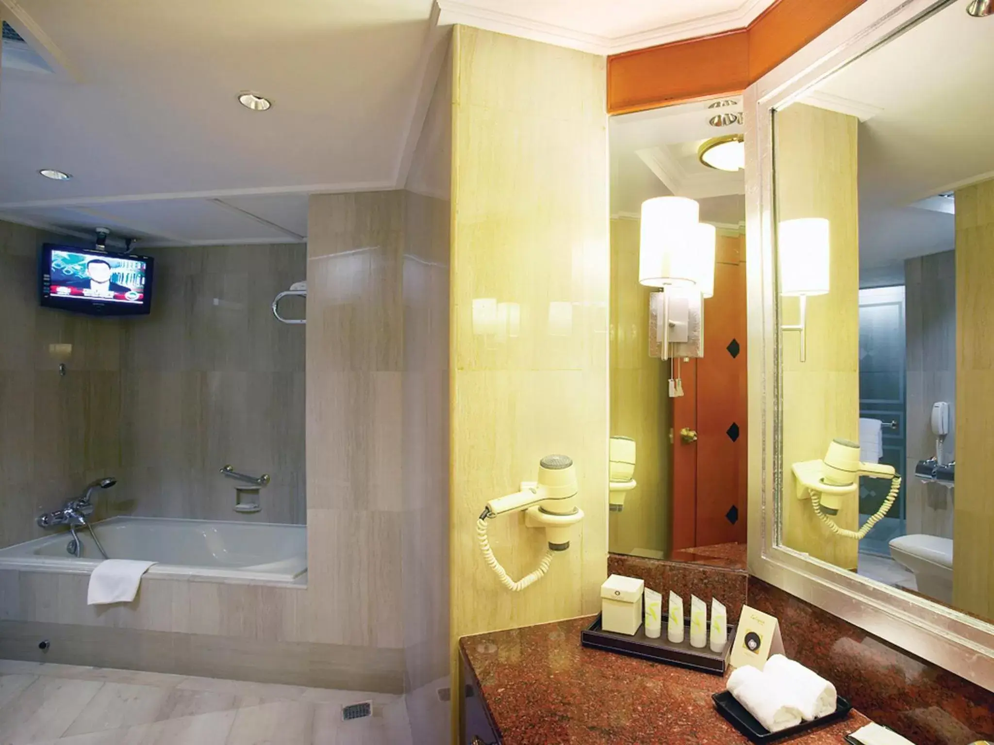 Bathroom in Pullman Khon Kaen Raja Orchid