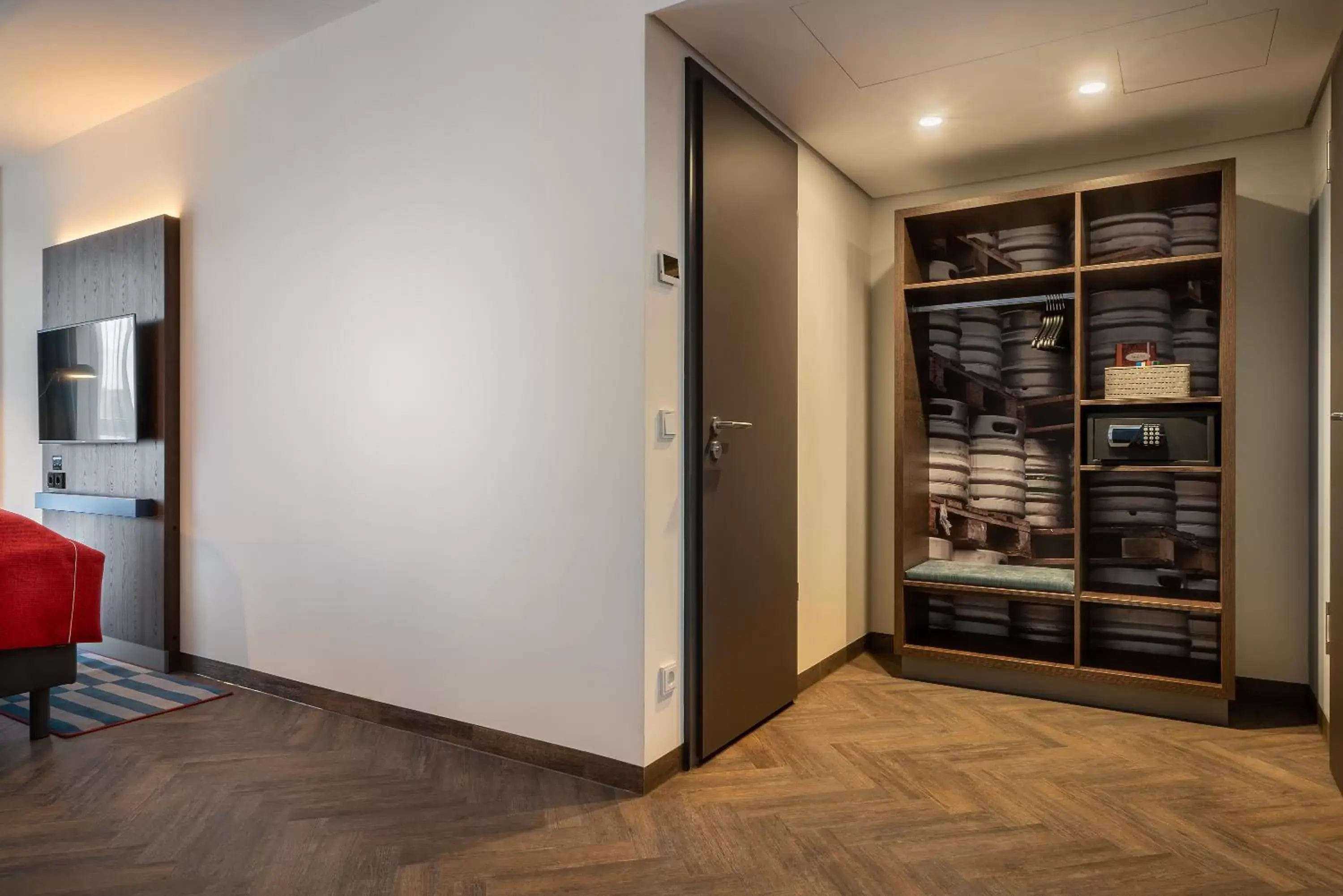 Photo of the whole room in Holiday Inn - the niu, Keg Hamburg Ost by IHG Photo of the whole room in Holiday Inn - the niu, Keg Hamburg Ost by IHG