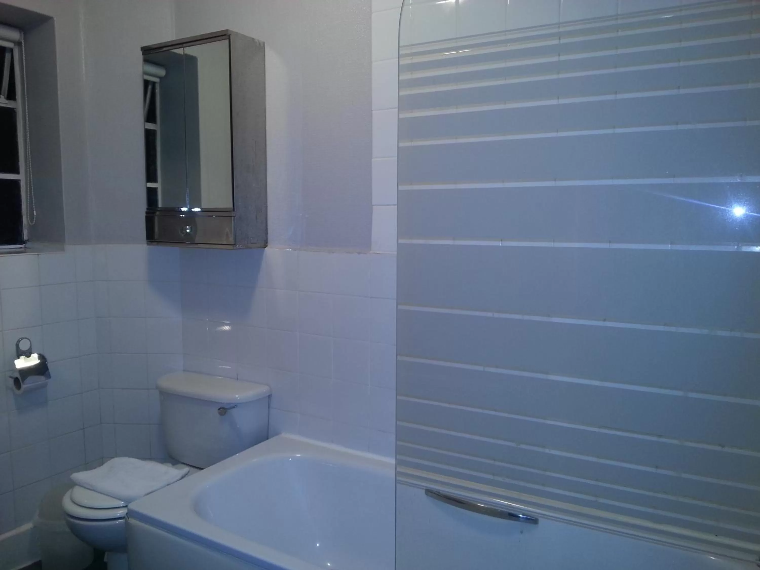 Bathroom in Tree Hotel at Iffley