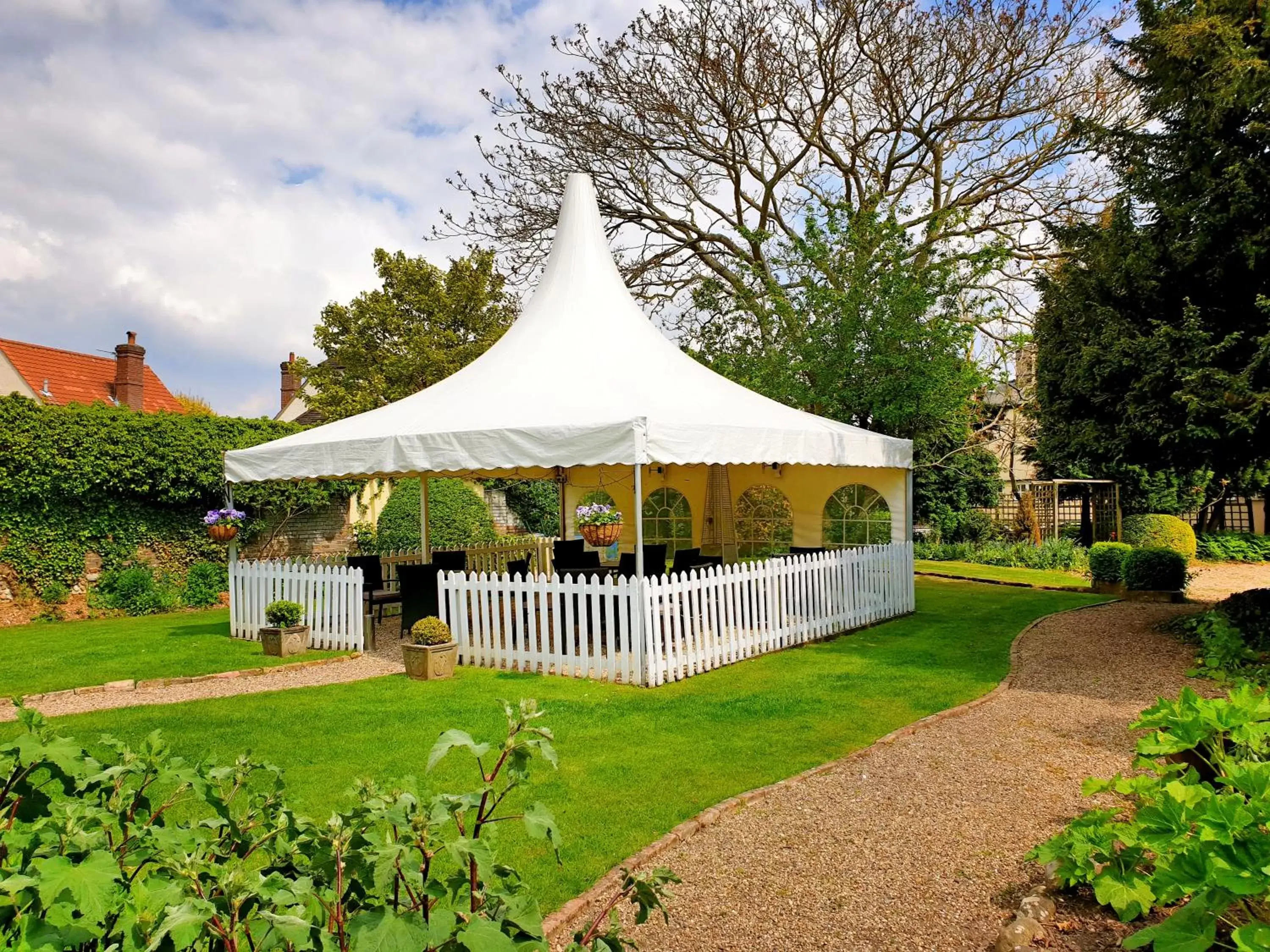 Garden in The Crown House Inn